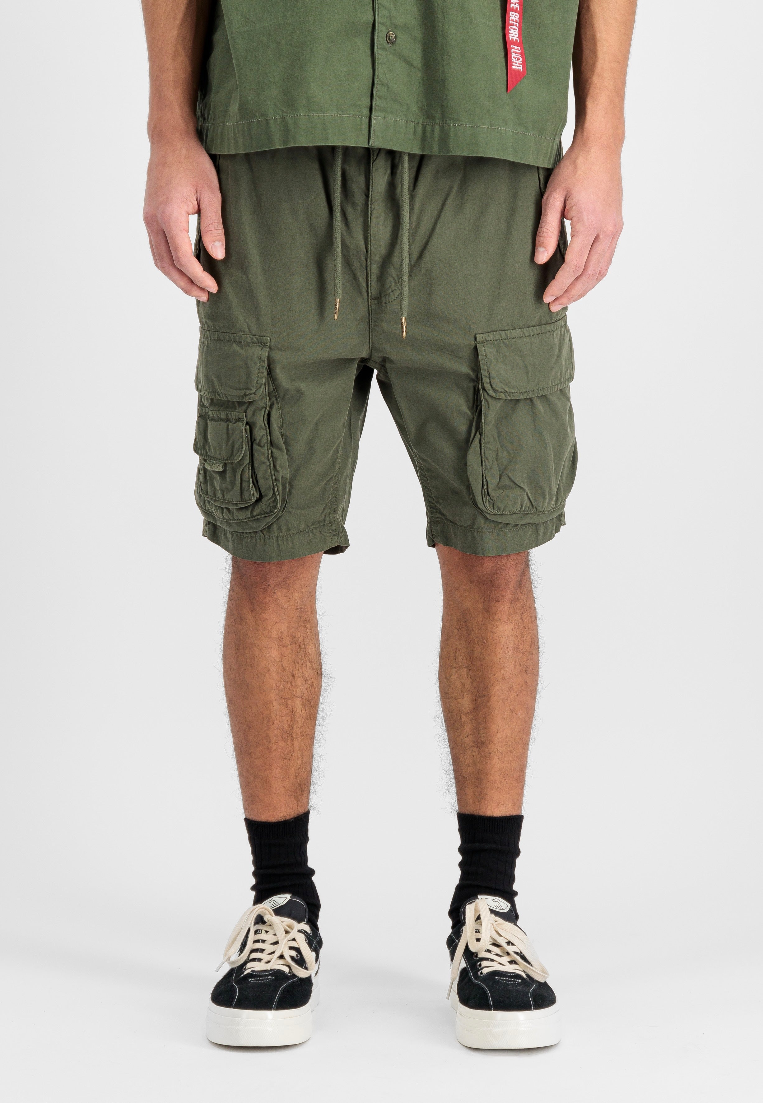 Alpha Industries - Aloha Safari Dark Olive - Shorts | Men-Image