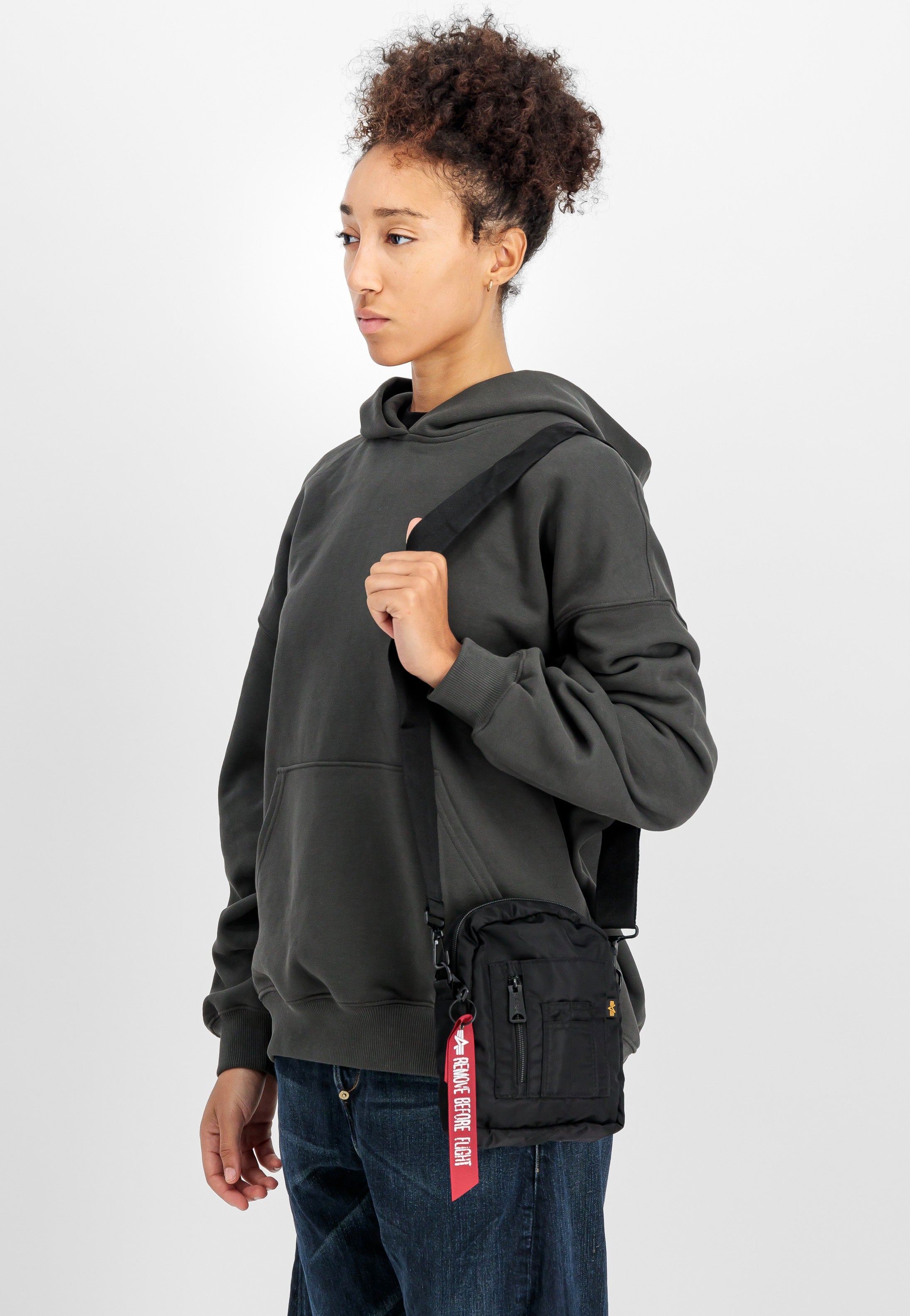 Alpha Industries - Crew Carry Black - Travel Bag | Neutral-Image