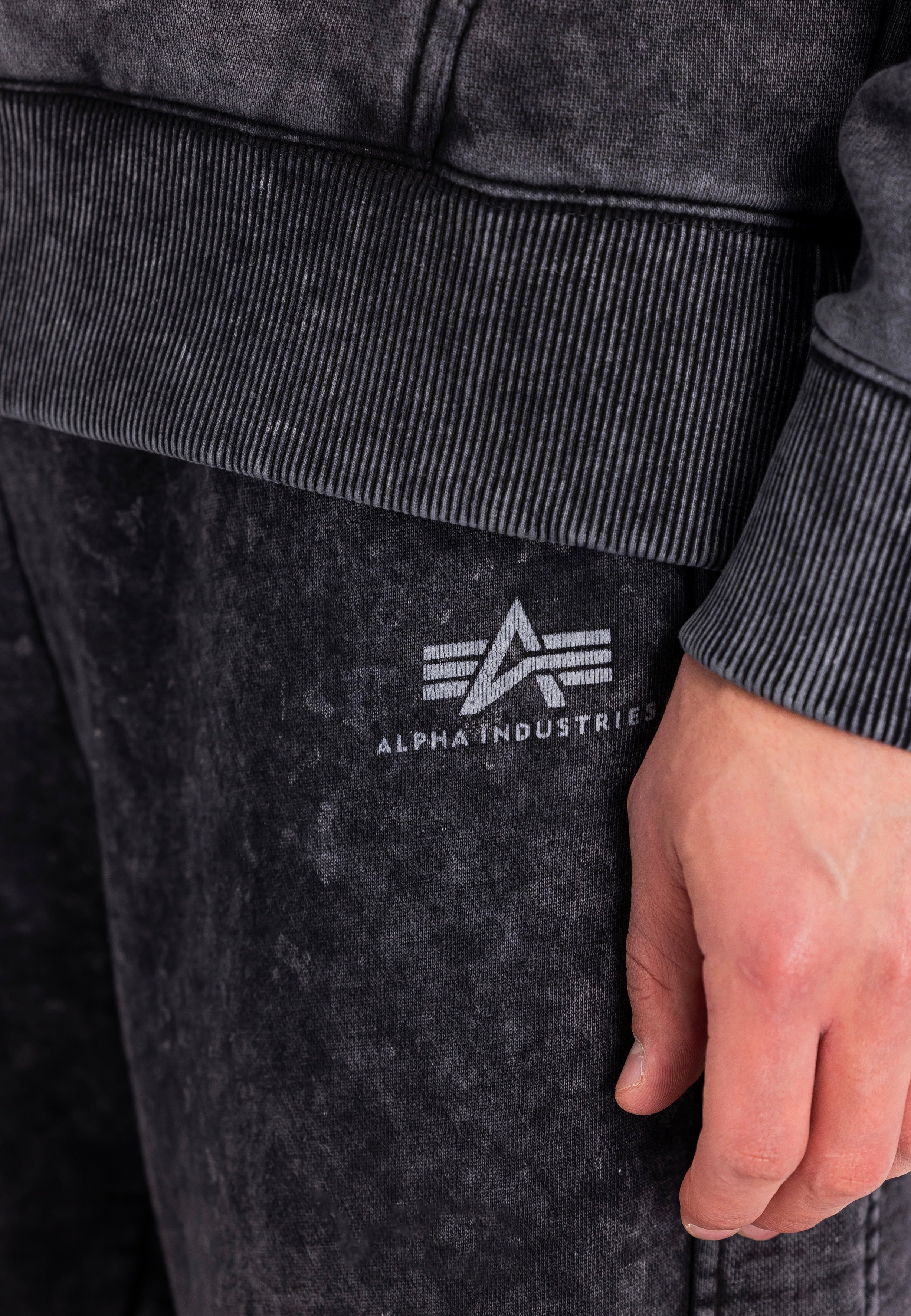Alpha Industries - Vintage Basic SL Black - Sweat Pants | Men-Image