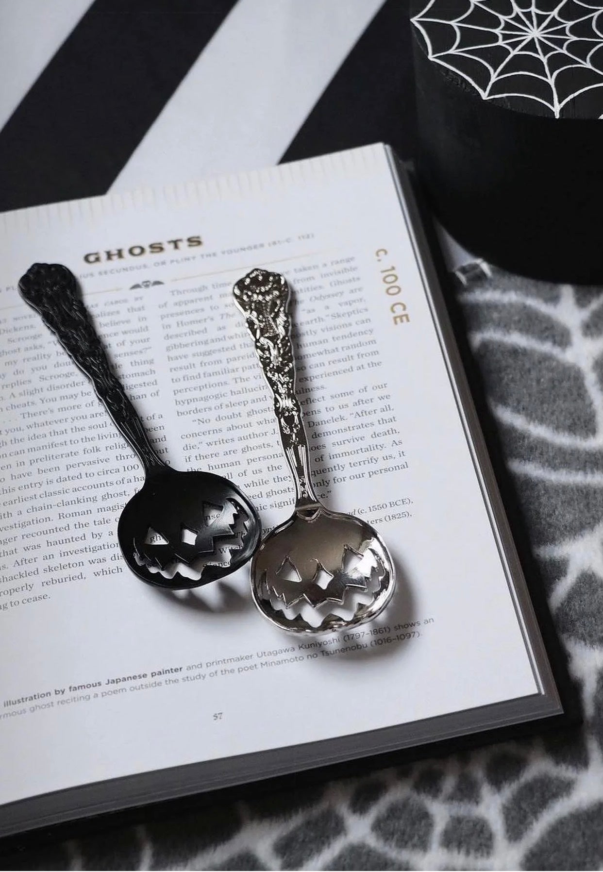 Lively Ghosts - Haunted Hallows Set Of 2 Silver - Tea Spoon | Neutral-Image