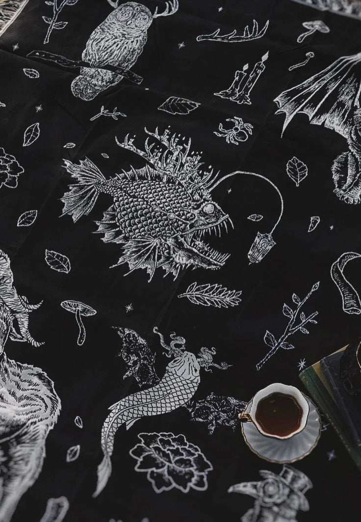 Lively Ghosts The 'Creatures' Black Tapete