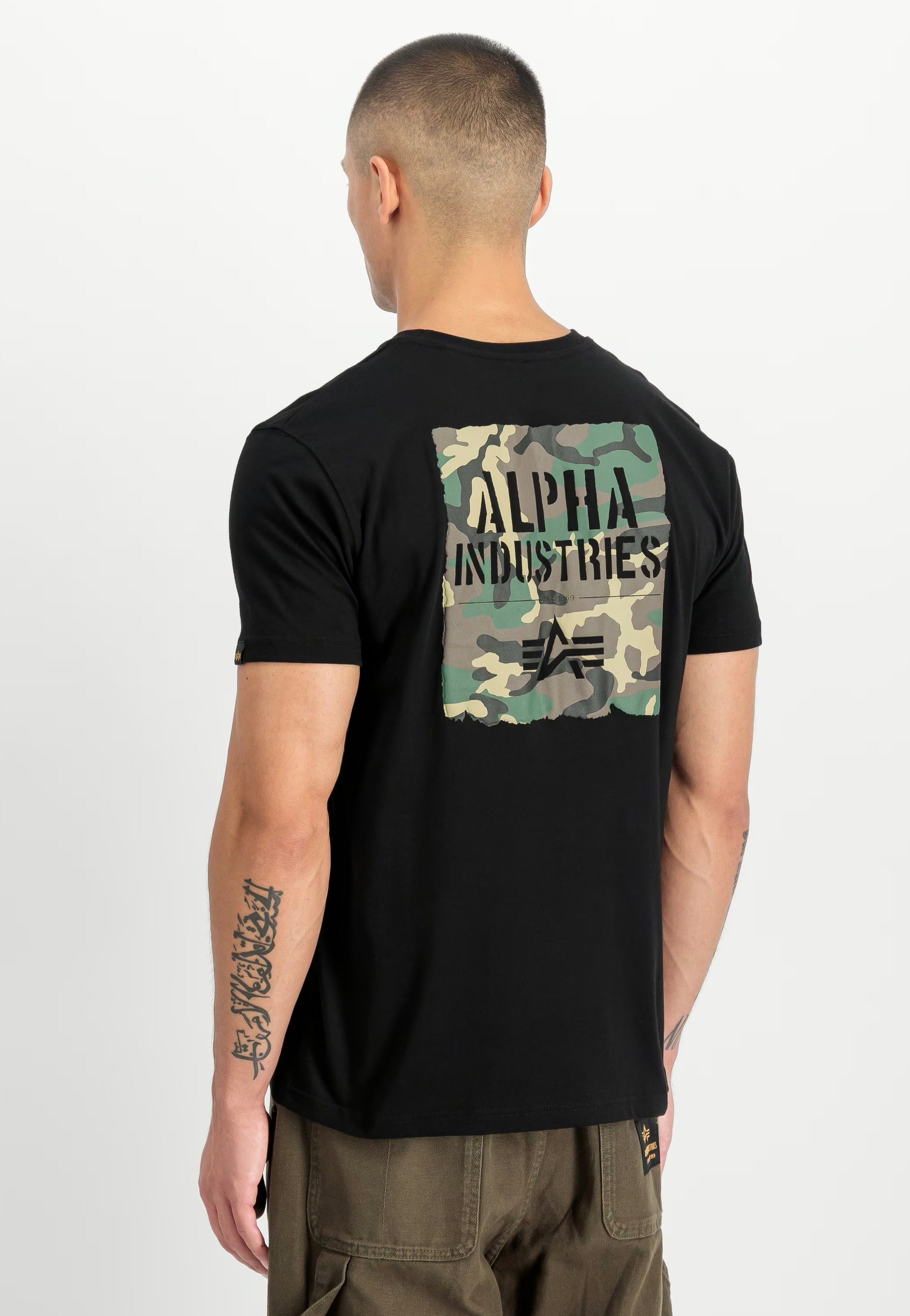 Alpha Industries - Camo Print Black - T-Shirt | Men-Image