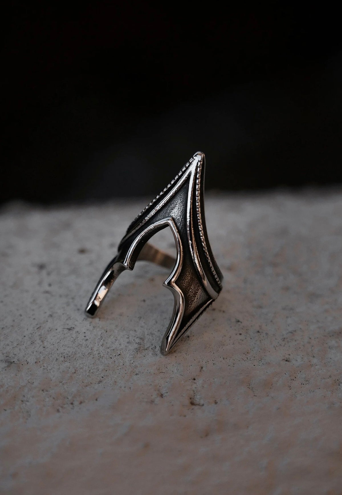 Lively Ghosts Stonecarver Silver Anillo