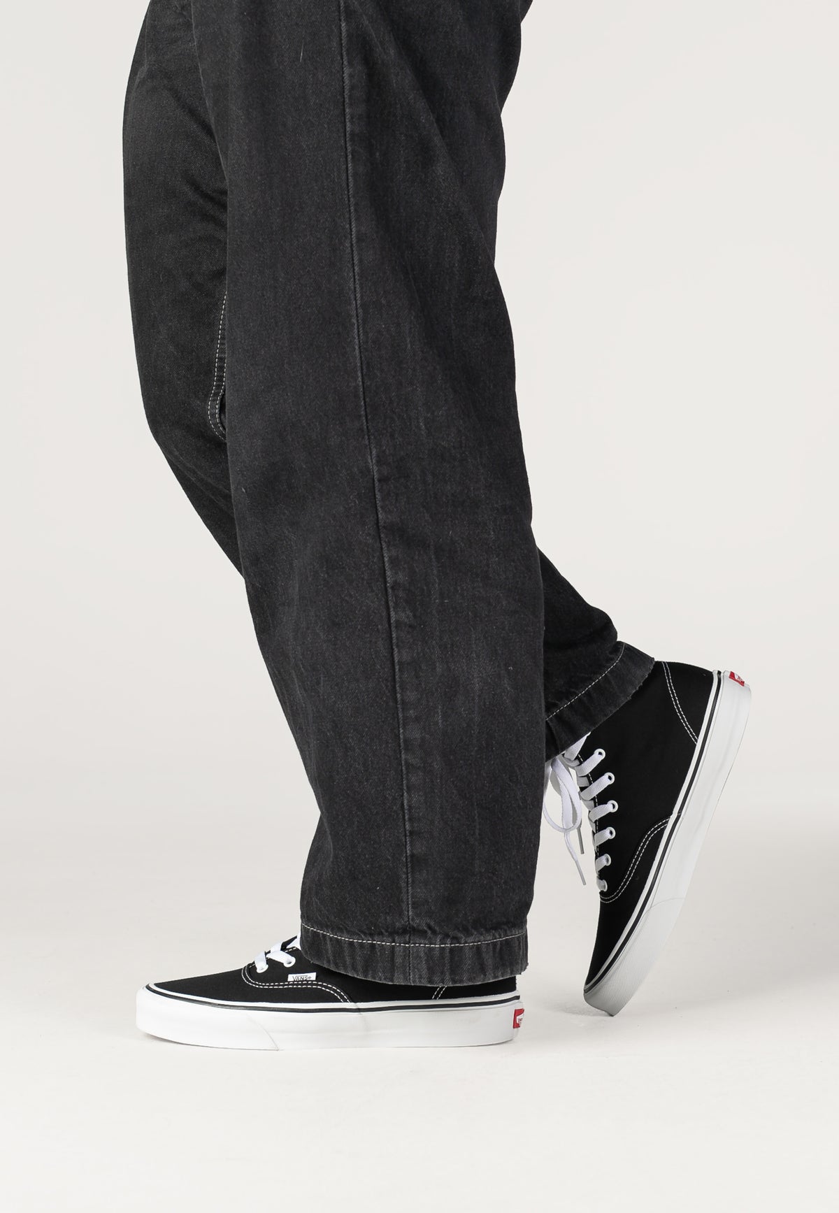 Vans Authentic Hi 2.0 Black/True White Zapatos