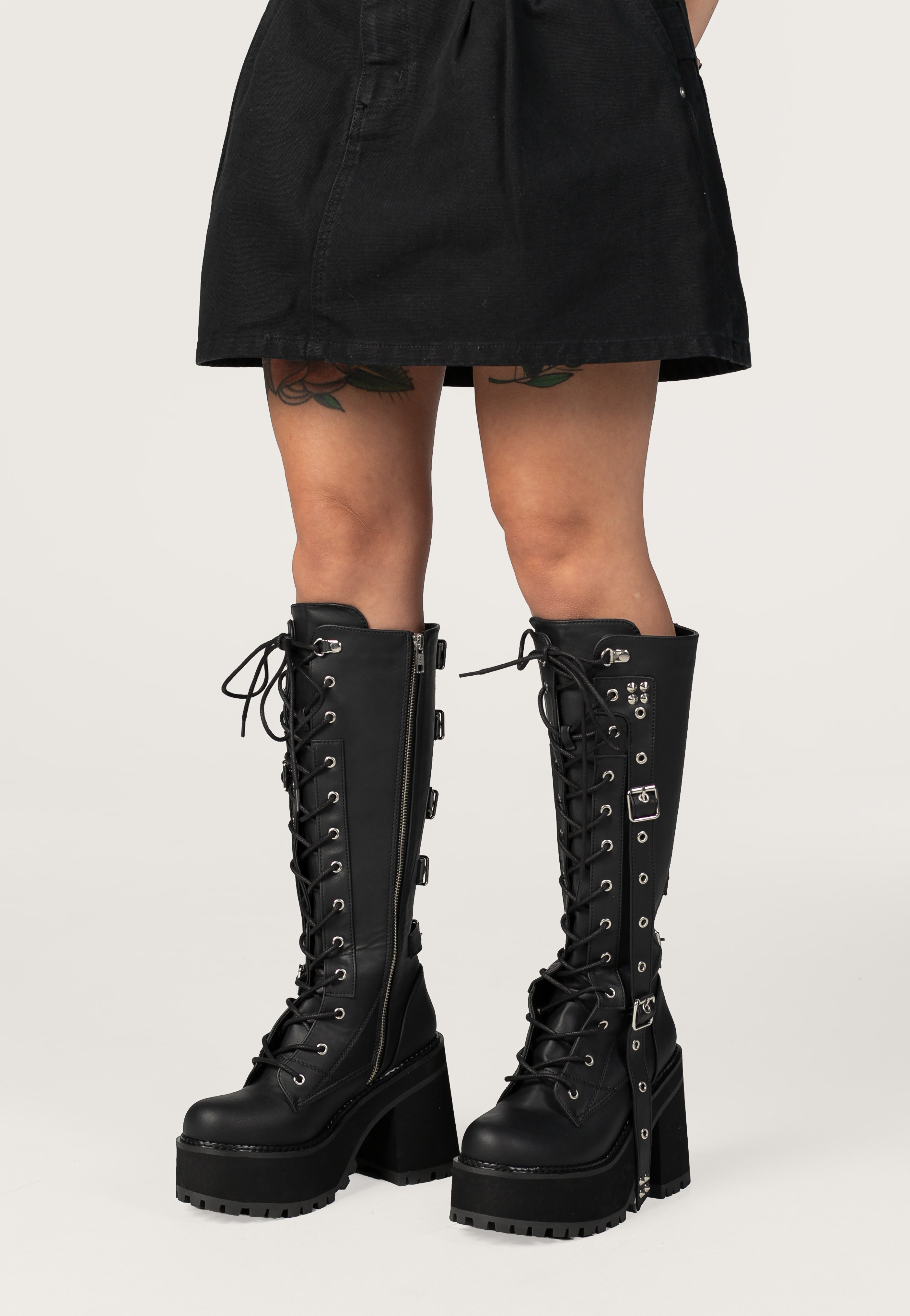 DemoniaCult ASSAULT-218 Lace-Up Black Zapatos para chica