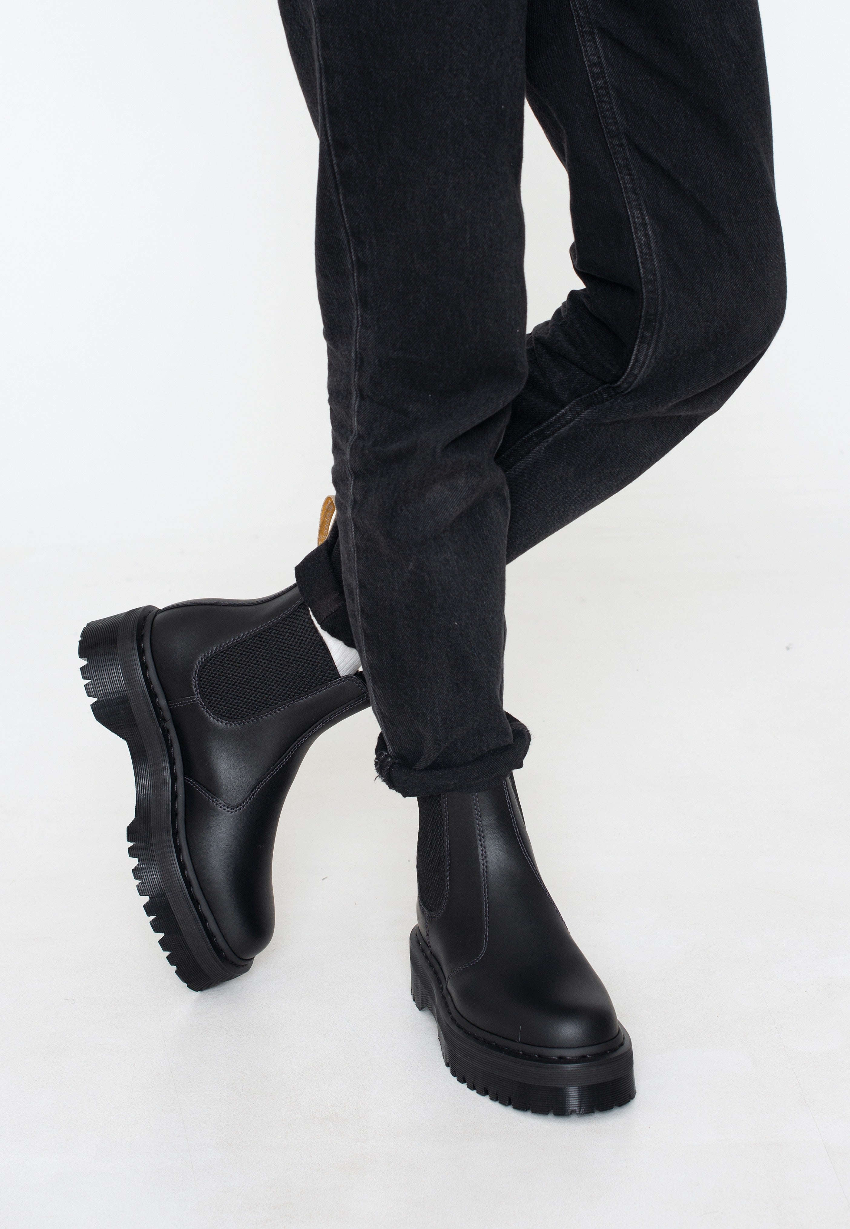 Dr. Martens - V 2976 Quad Mono Black Felix Rub Off - Girl Dr. Martens - V 2976 Quad Mono Black Felix Rub Off - Girl