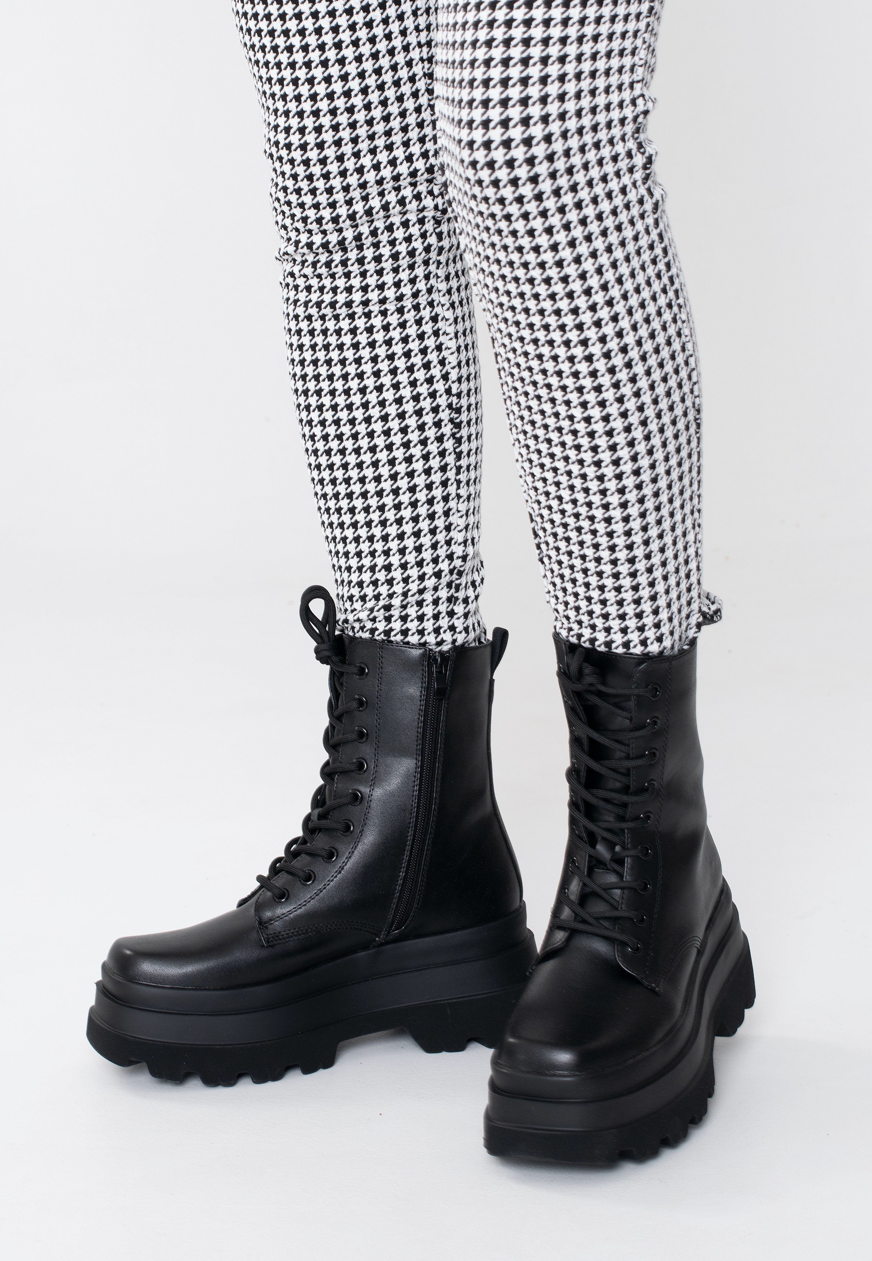 Koi Footwear - Deathwatch Trident Platform Black - Girl Shoes | Women-Image