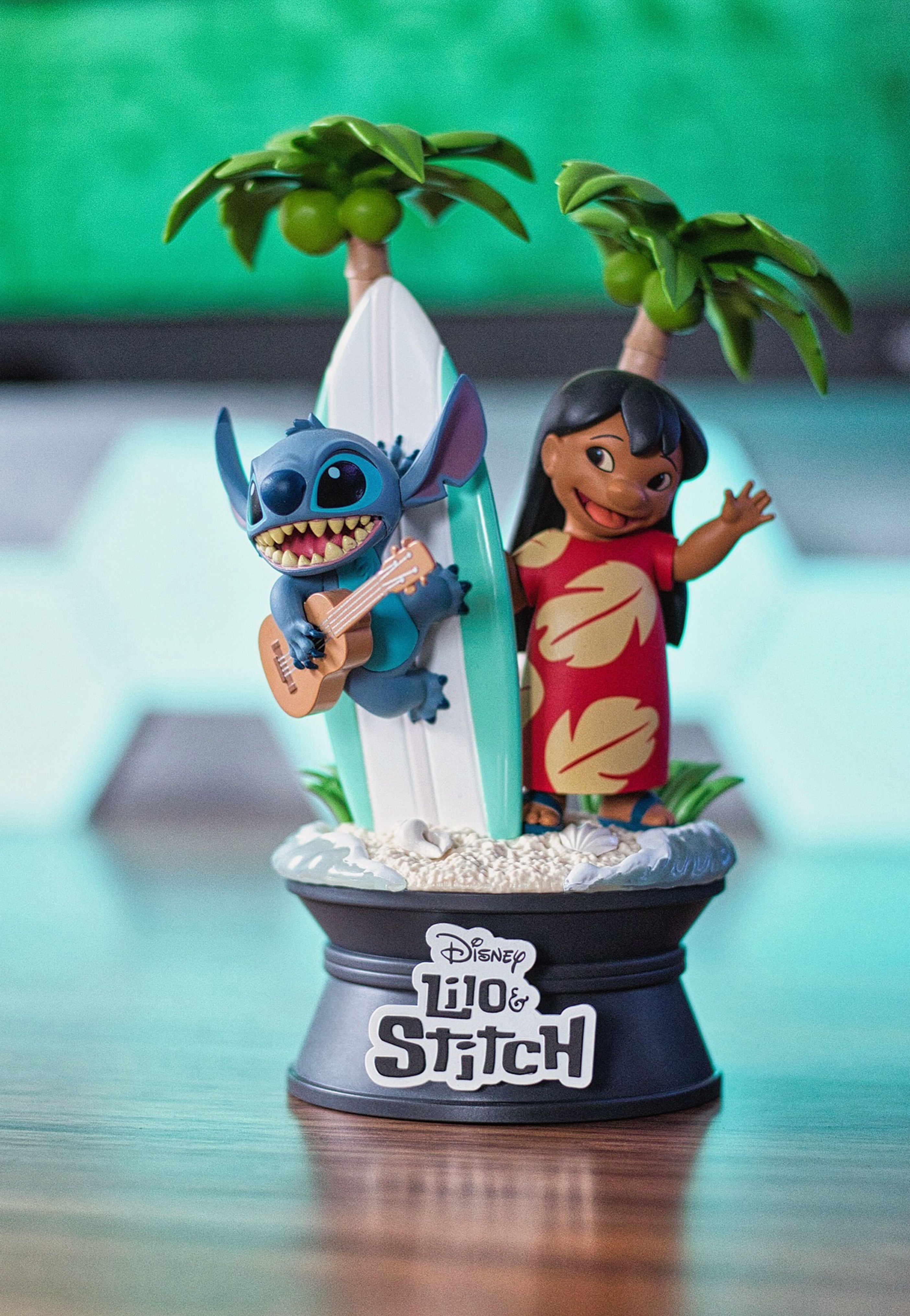 Lilo & Stitch - Lilo & Stitch Surfboard - Figure | Neutral-Image