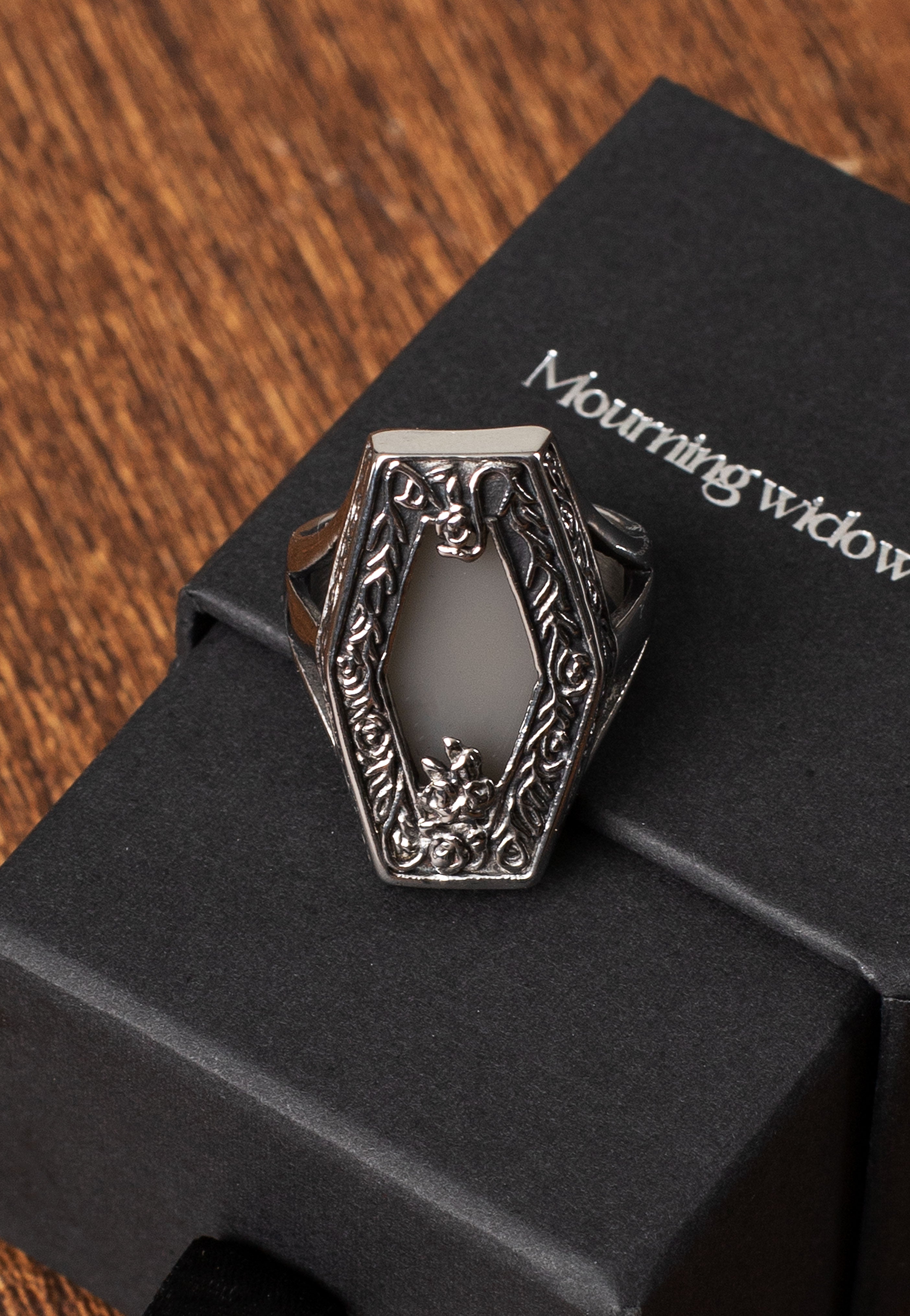 Lively Ghosts - Mourning Widow - Ring | Neutral-Image