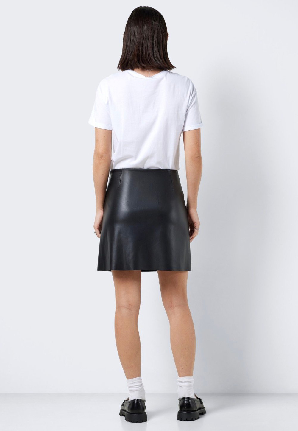 Noisy May - Clara Penny Pu Slit Black - Mini Skirt