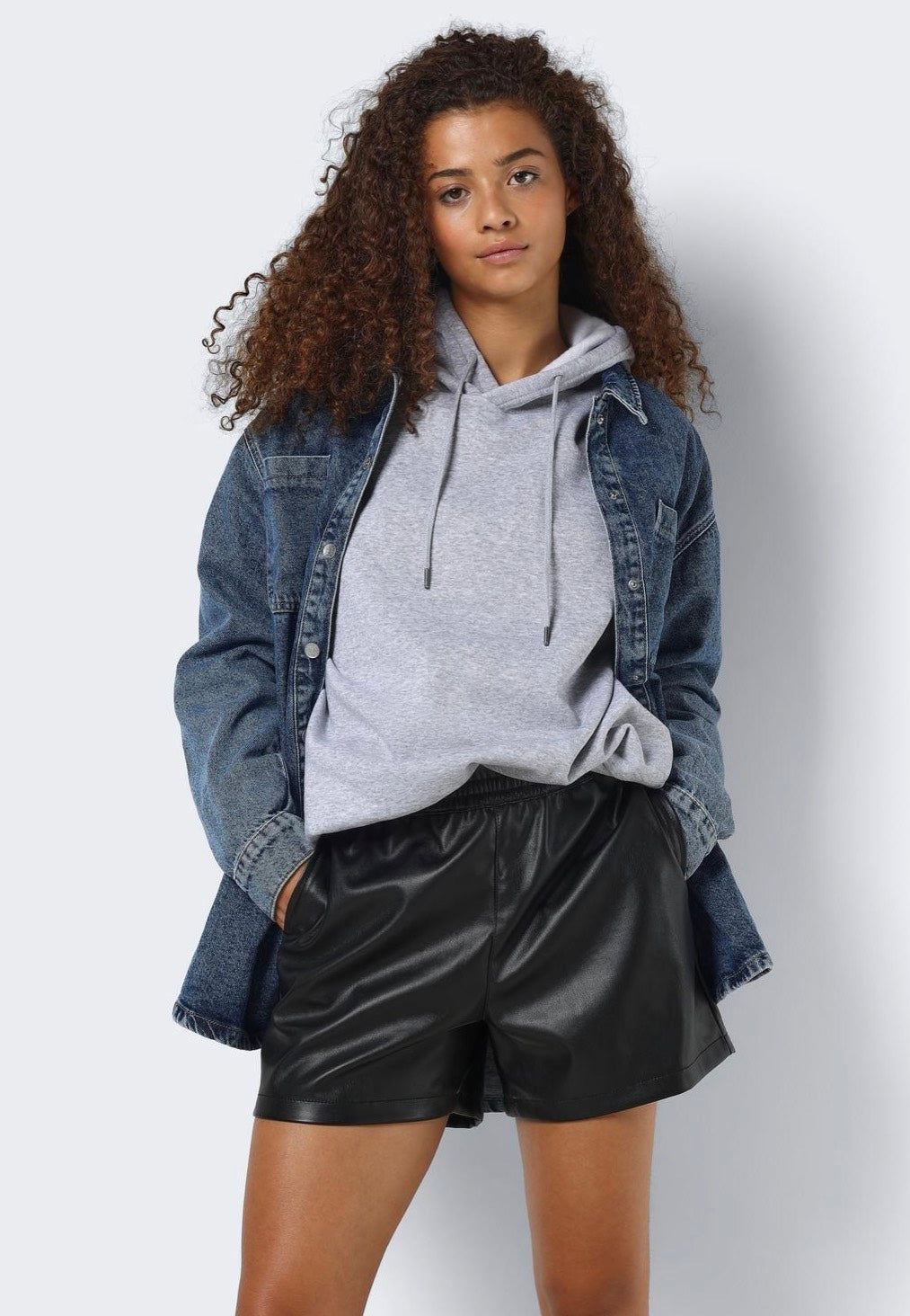 Noisy May - Andy Pu Black - Shorts | Women-Image