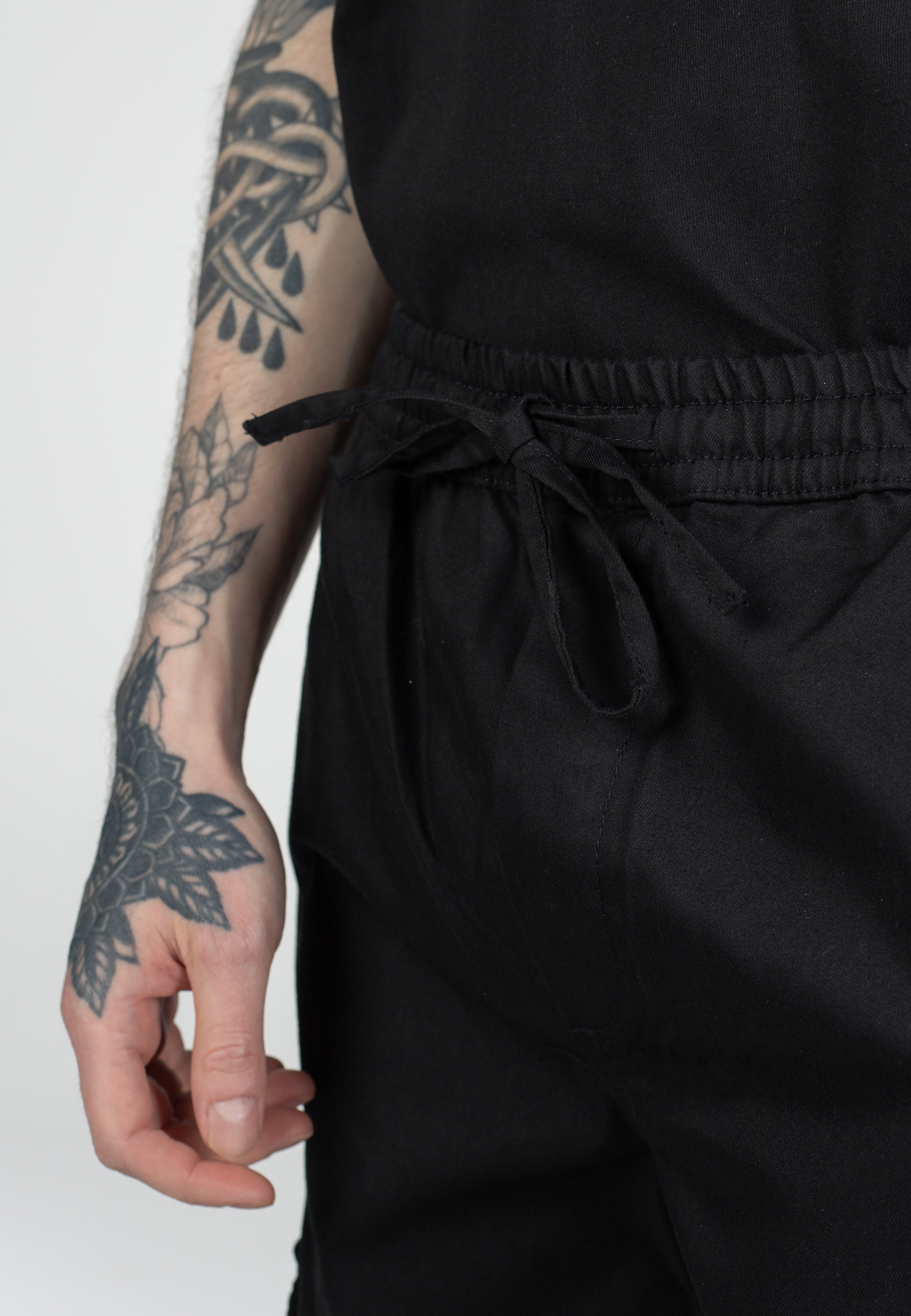 Only & Sons - Garda Slim Tapered String Black - Pants | Men-Image