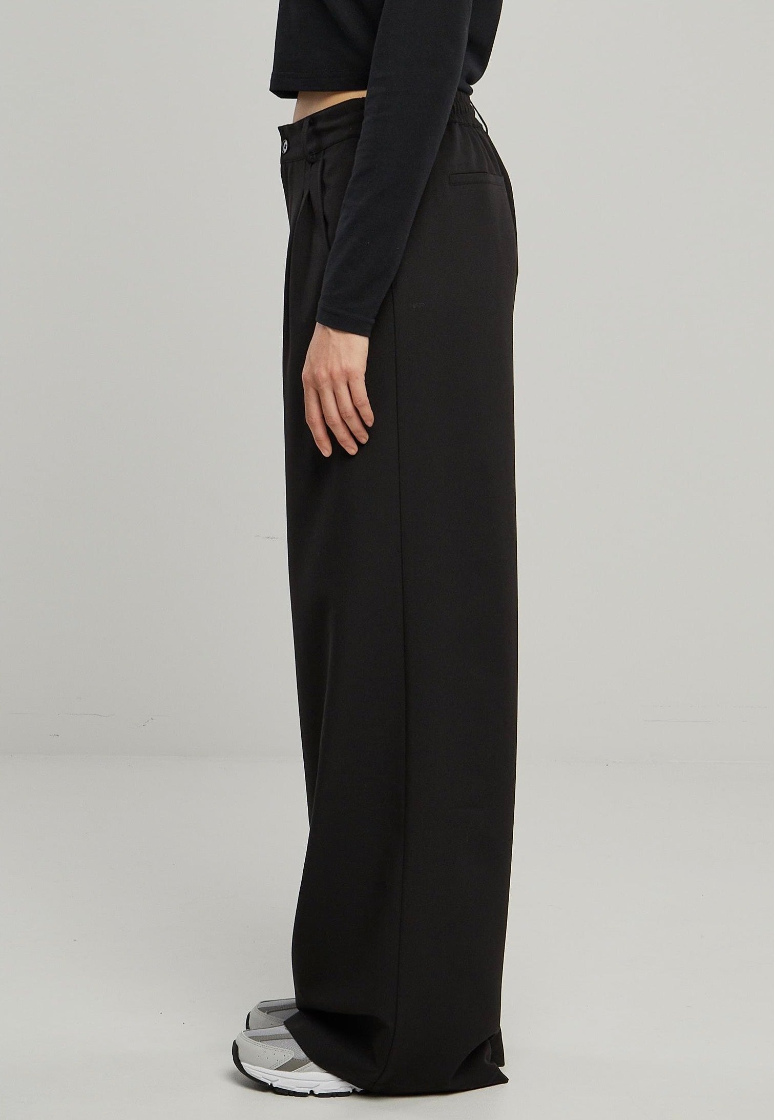 Urban Classics - Ladies Ultra Wide Pleat Front Black - Pants | Women-Image