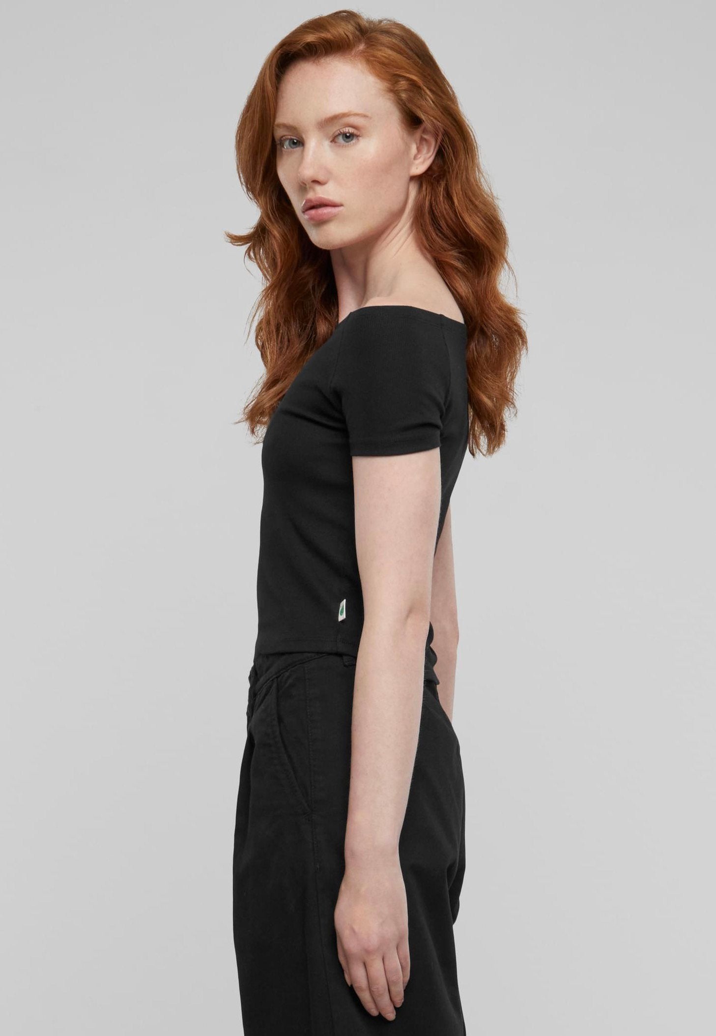 Urban Classics - Ladies Organic Off Shoulder Rib Black - T-Shirt