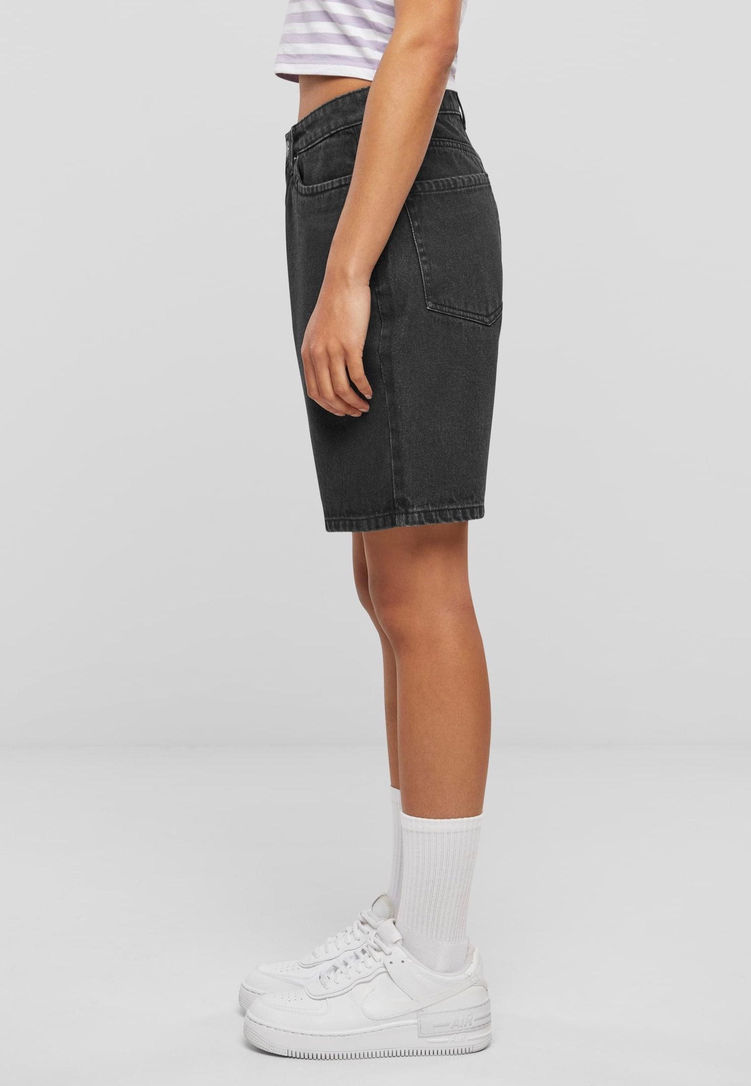 Urban Classics - Ladies 90‘s Bermuda Black Washed - Shorts