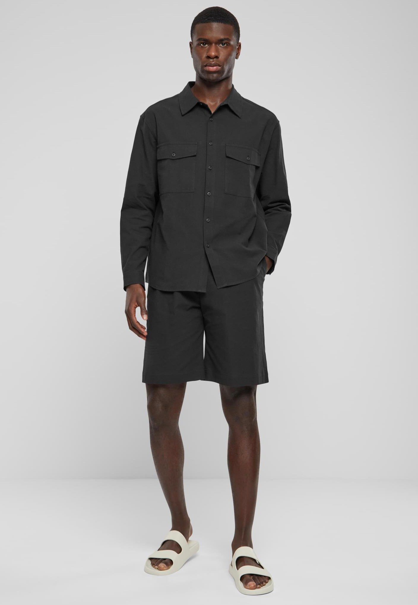 Urban Classics - Wide Crepe Black - Shorts