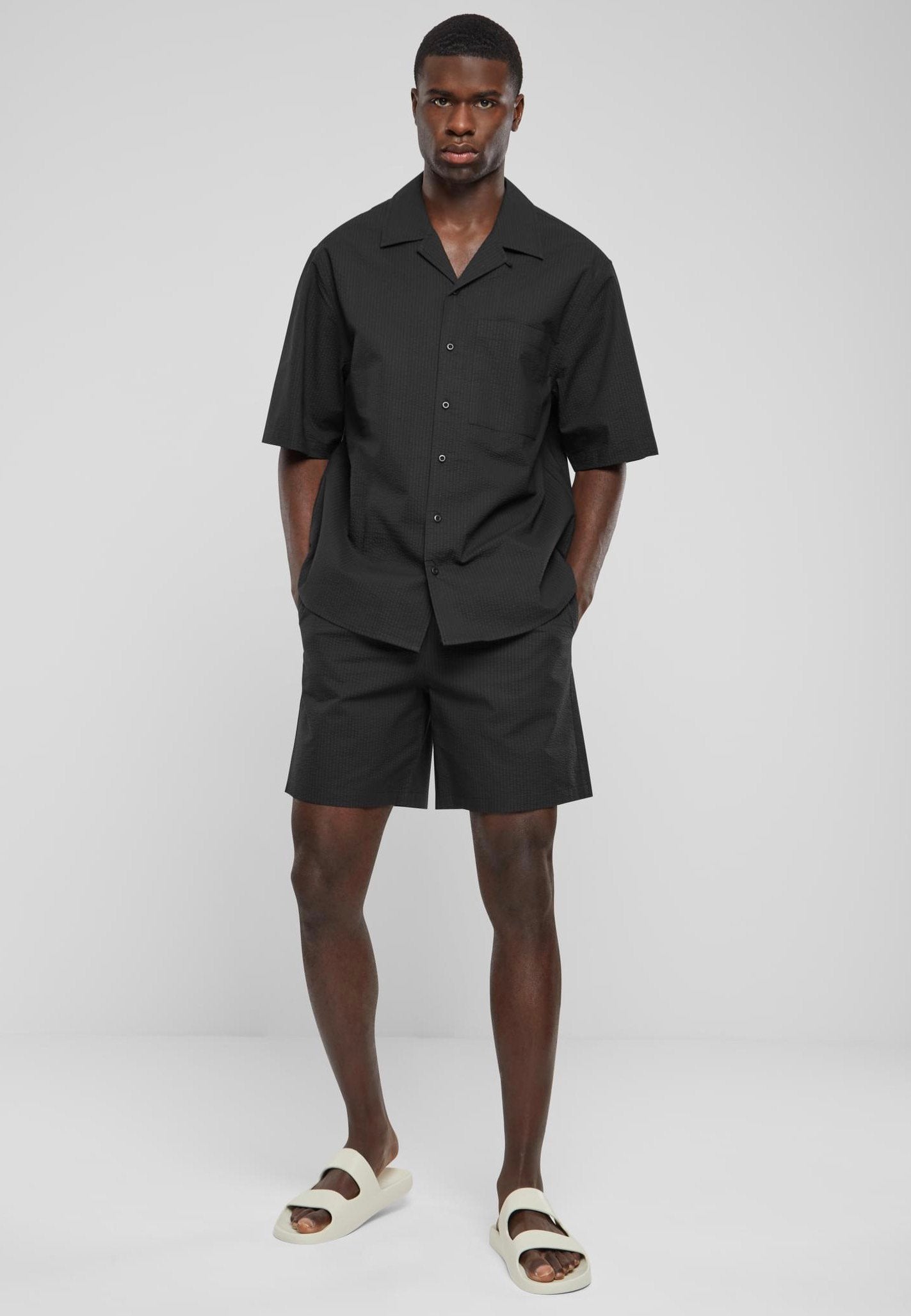 Urban Classics - Basic Seersucker Black - Shorts