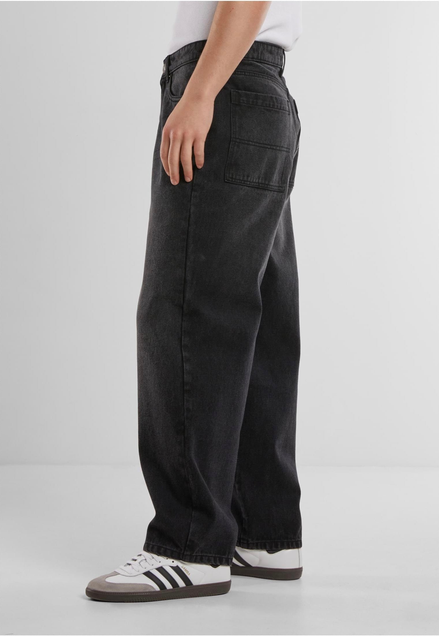 Urban Classics - Tapered Heavy Ounce Baggy Black Washed - Jeans | Men-Image