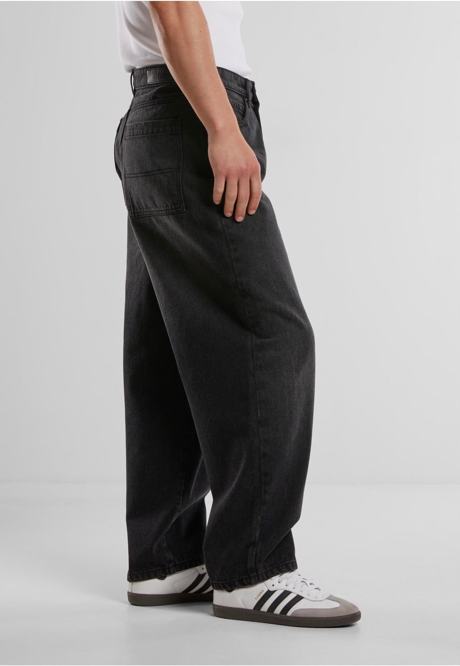 Urban Classics - Tapered Heavy Ounce Baggy Black Washed - Jeans | Men-Image