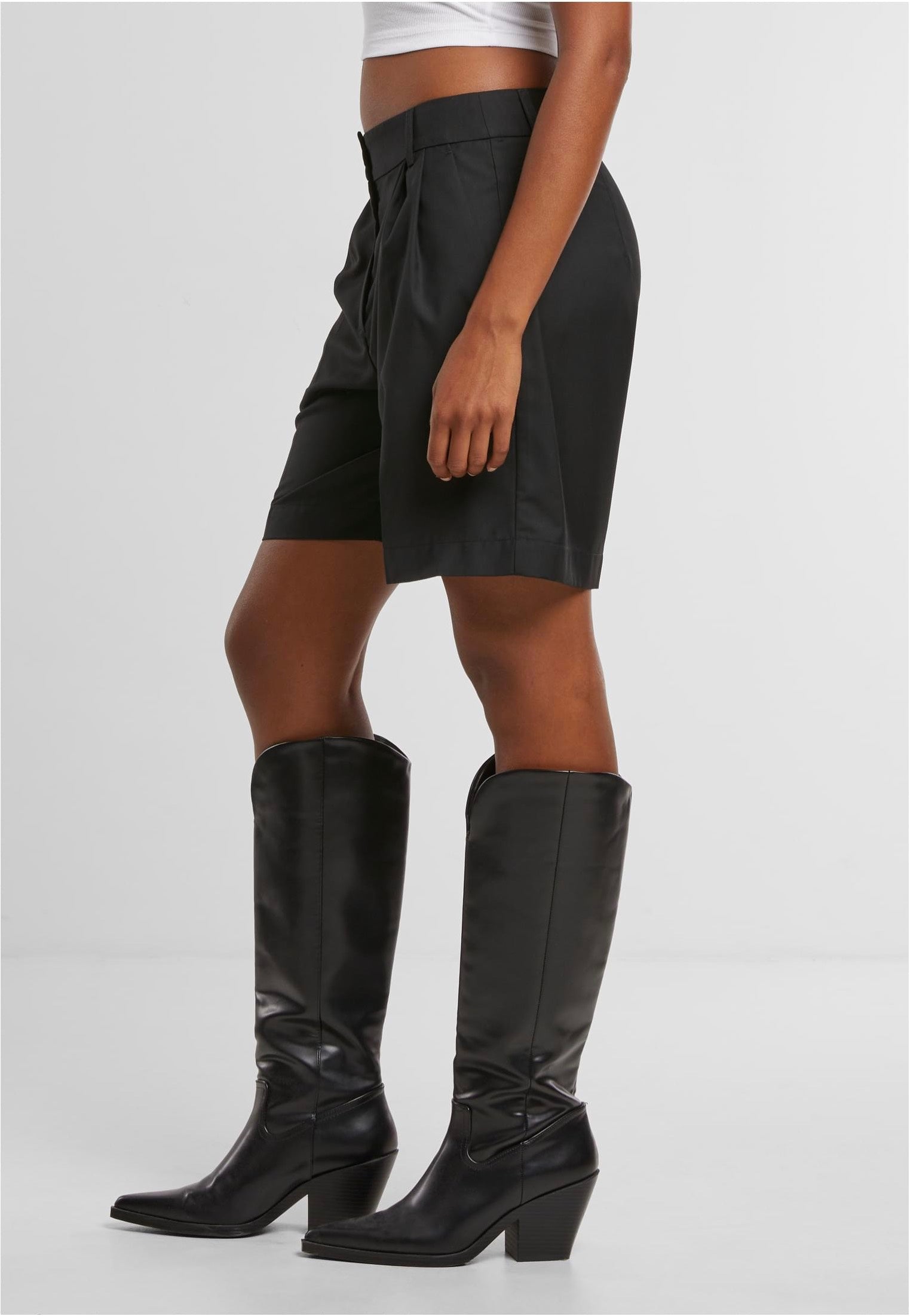 Urban Classics - Ladies Pleated Bermuda Black - Shorts | Women-Image