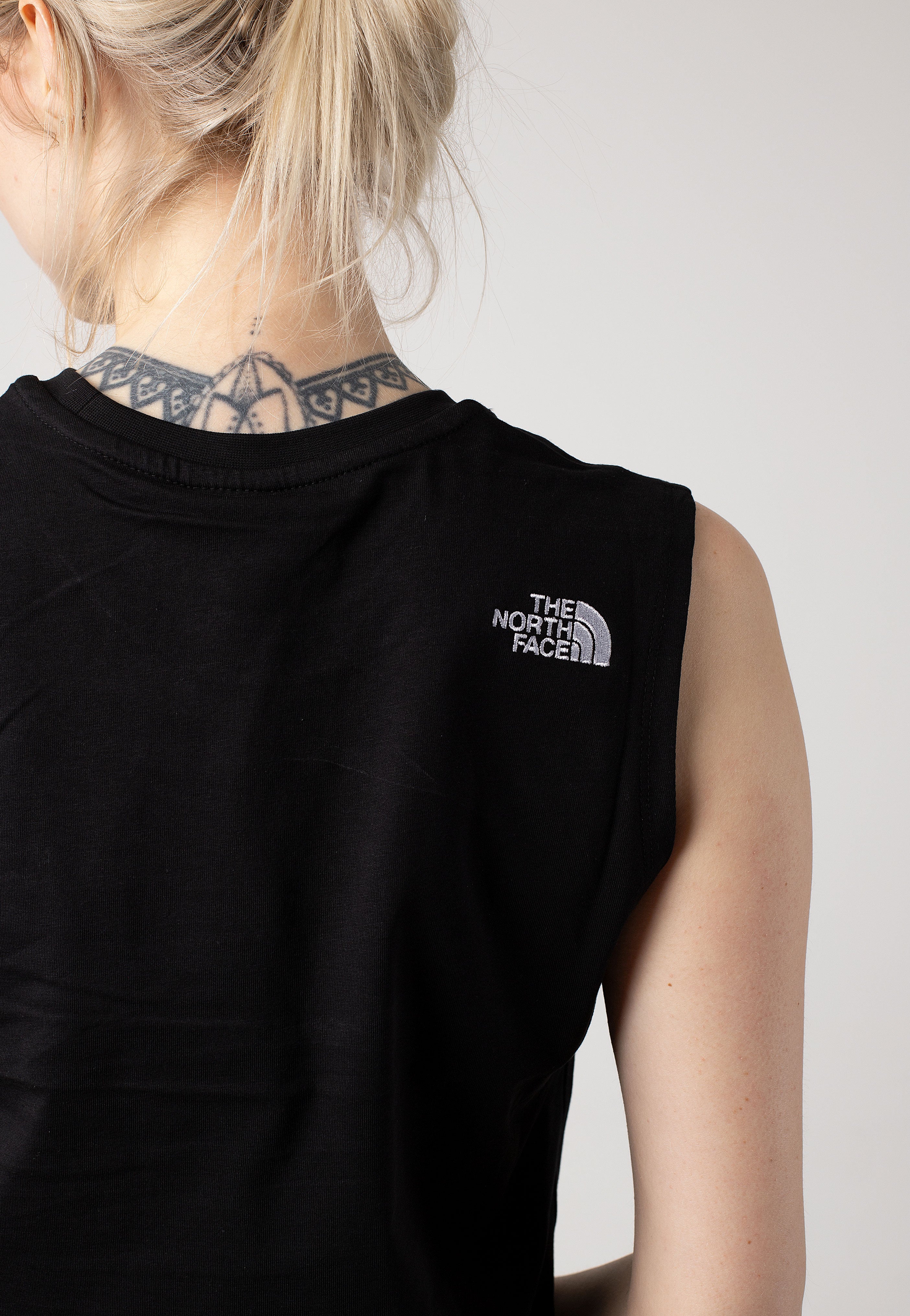 The North Face - Women´s Essential Relaxed Tnf Black - Top | Women-Image