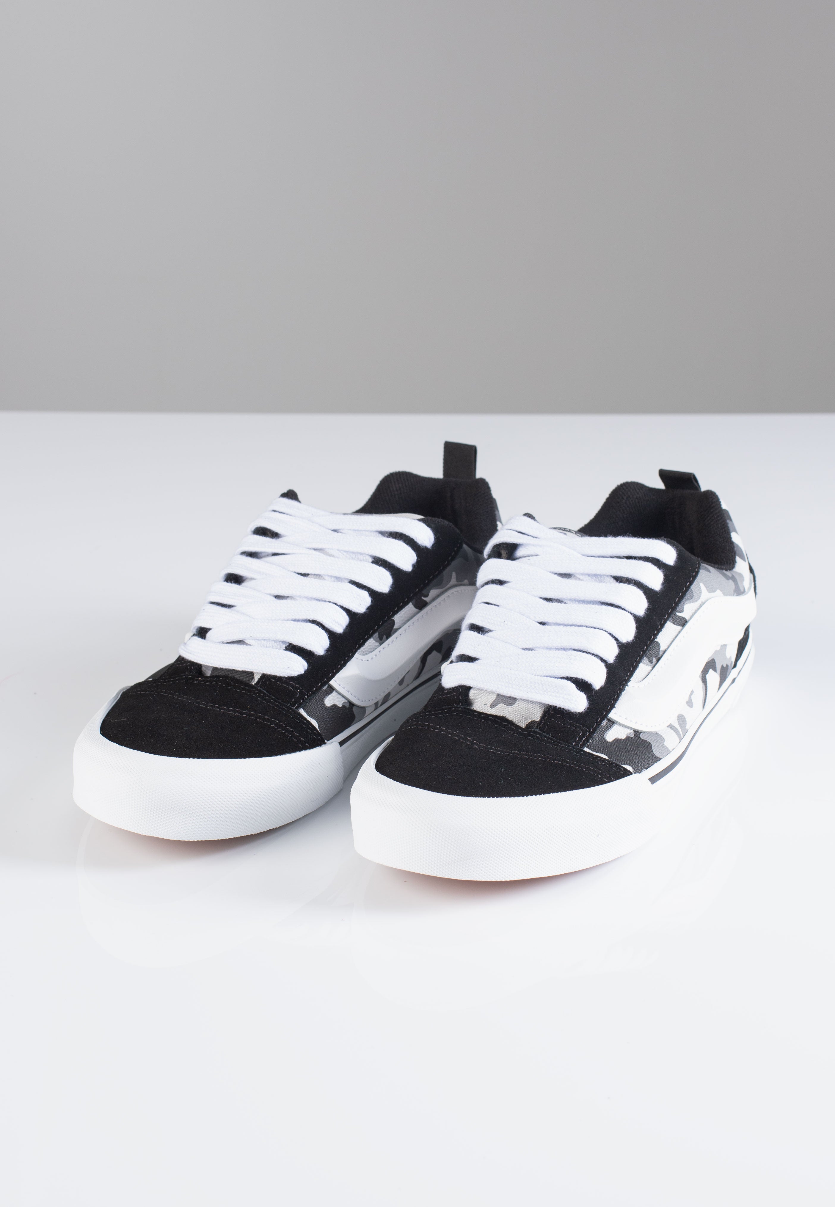 Vans - Knu Skool Camo Black/White - Shoes | Men-Image