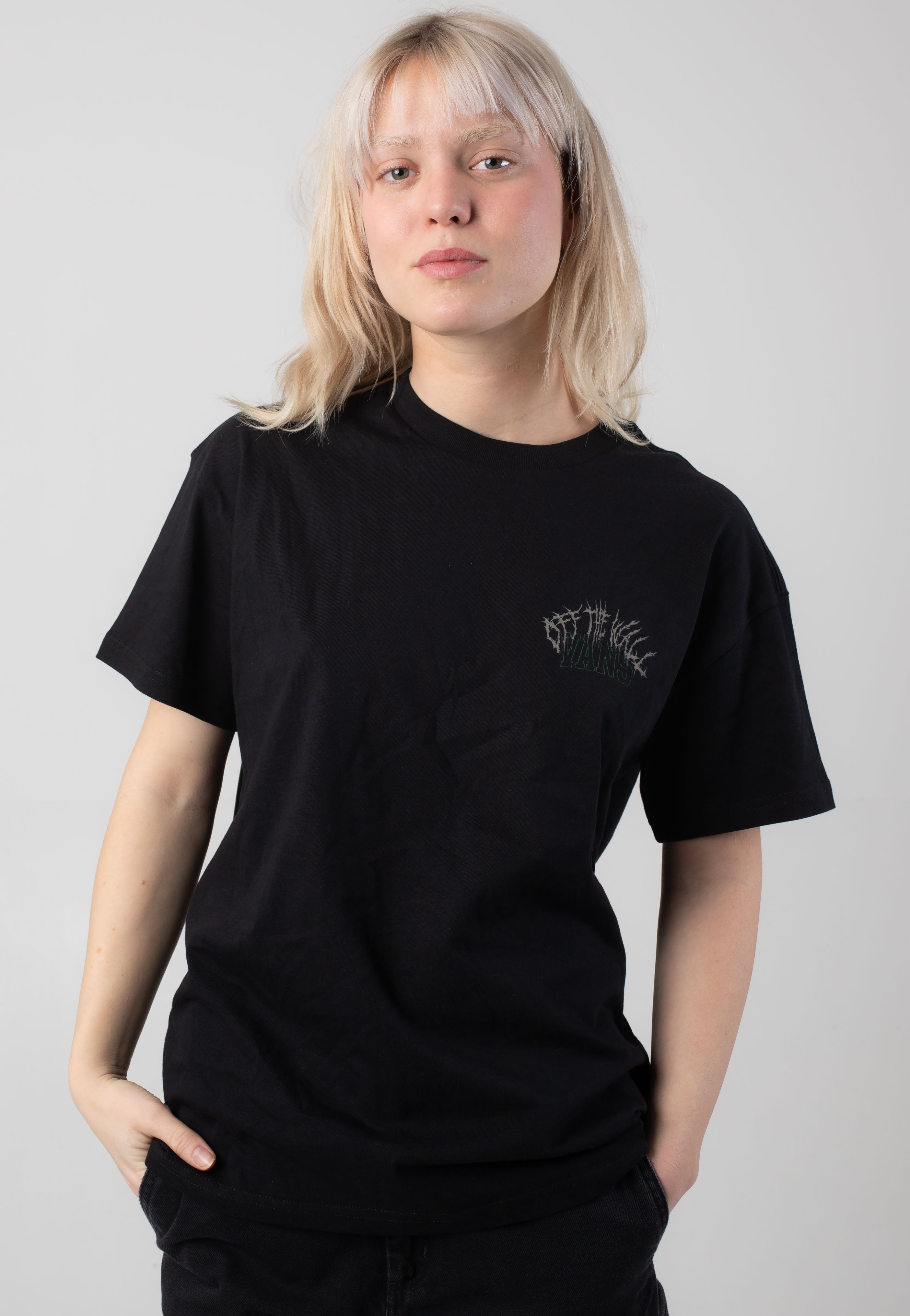 Vans - Metal University Oversized Black - T-Shirt | Women-Image