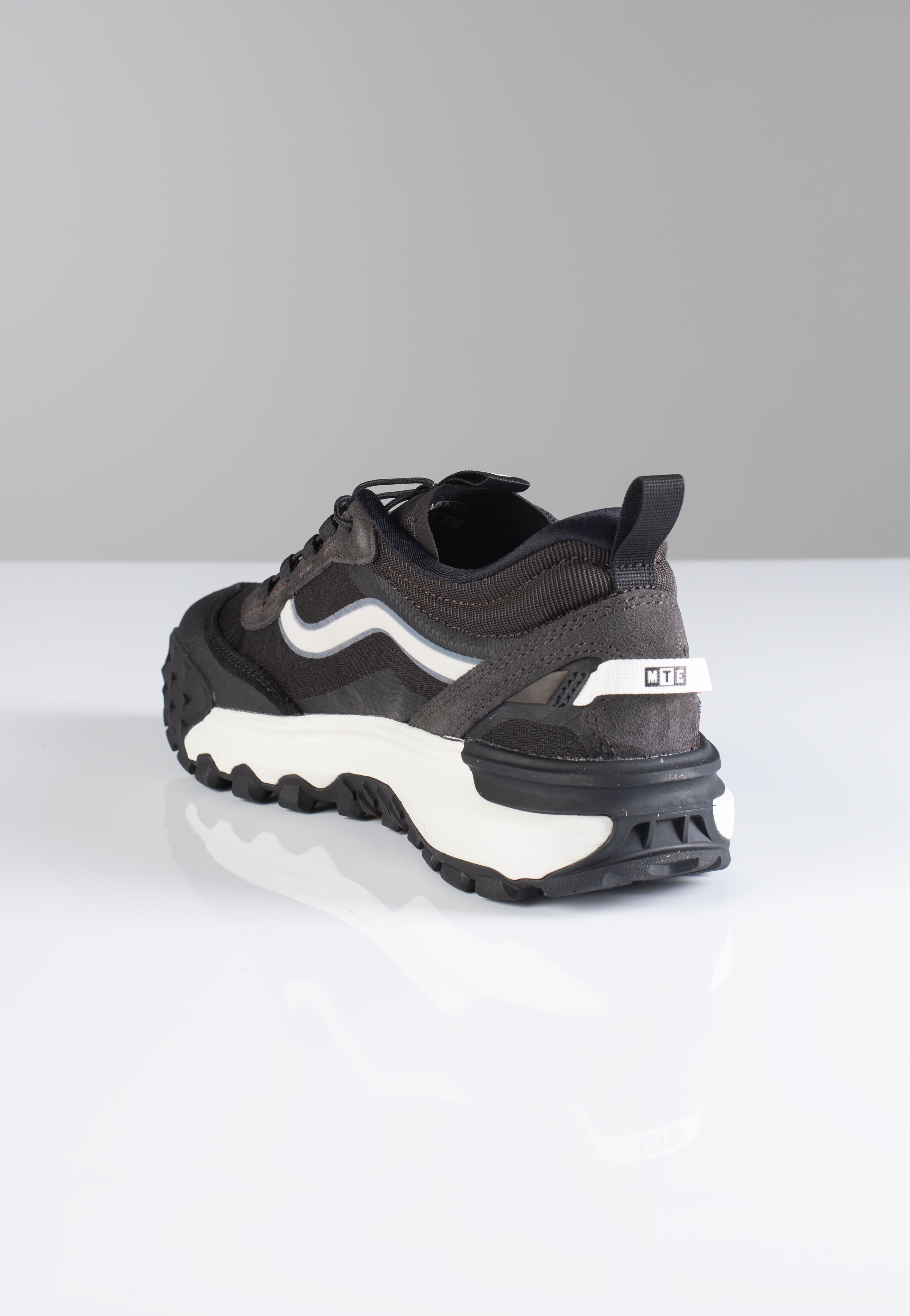 Vans - MTE Crosspath XC Washed Black - Shoes | Men-Image