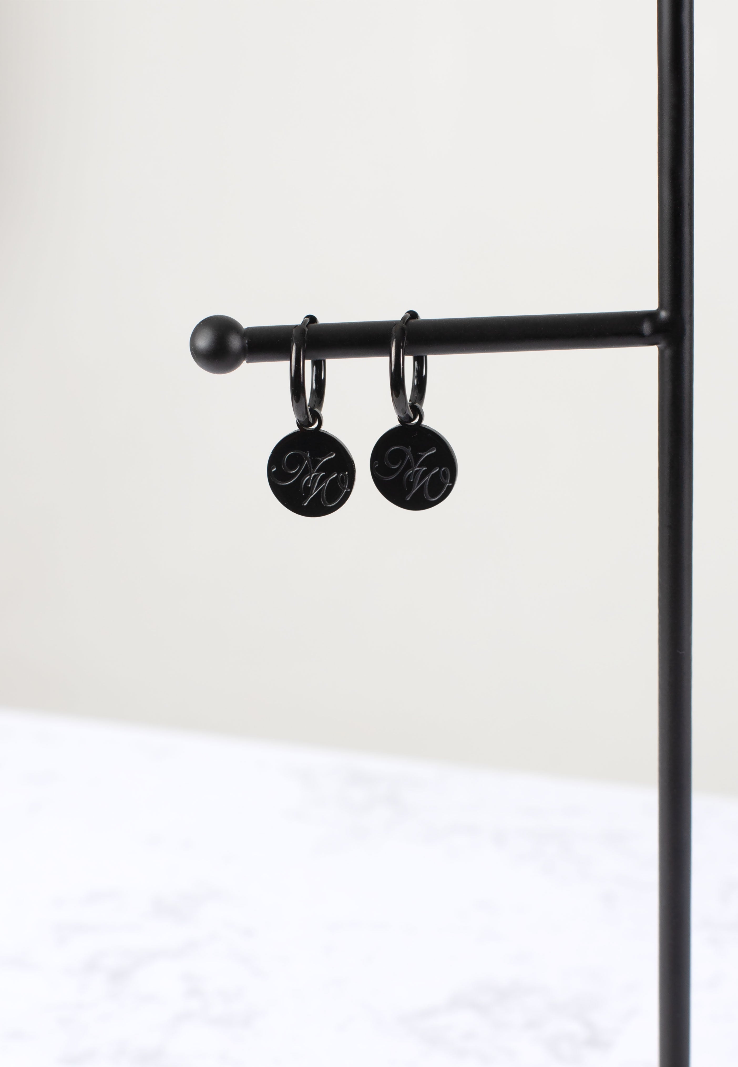 Wildcat x Nightwish - Little Hoops Coin Log Black - Earrings | Neutral-Image