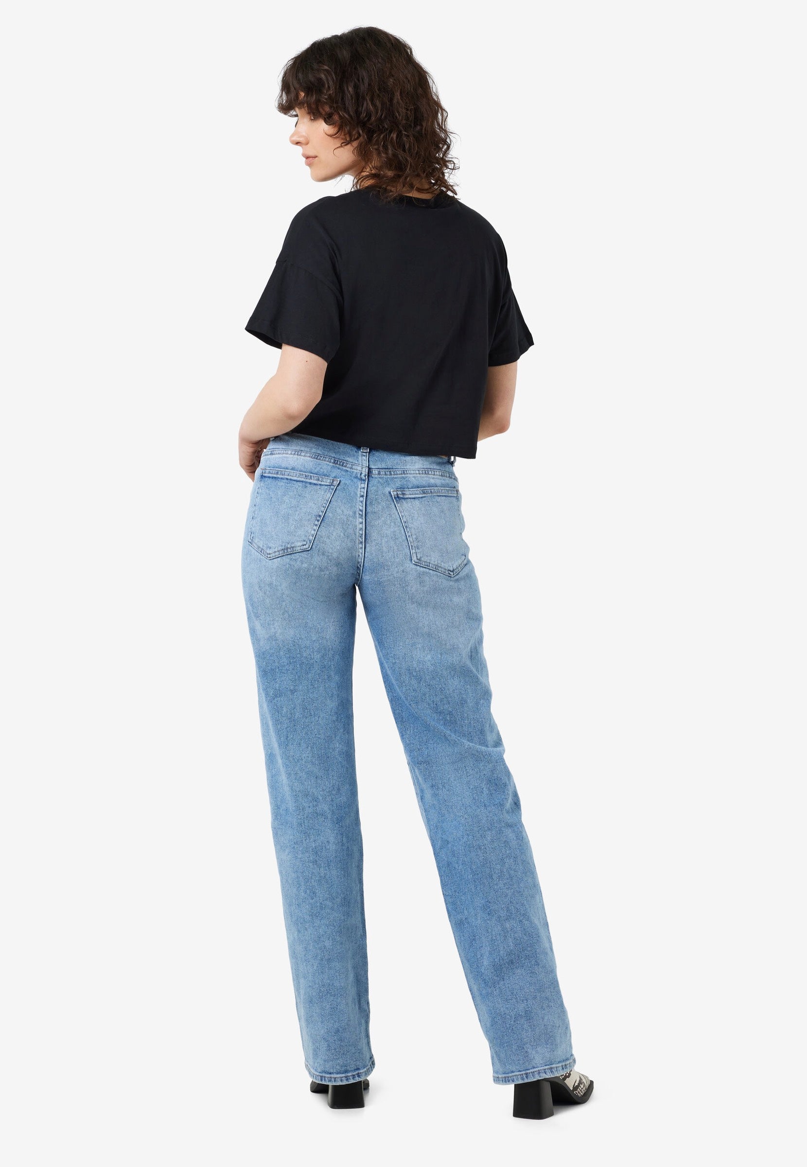 Noisy May - Alena O Neck Semi Crop Black - Top | Women-Image