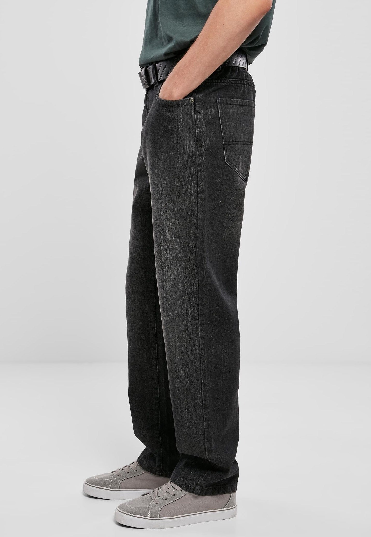 Urban Classics - Loose Fit Real Black Washed - Jeans