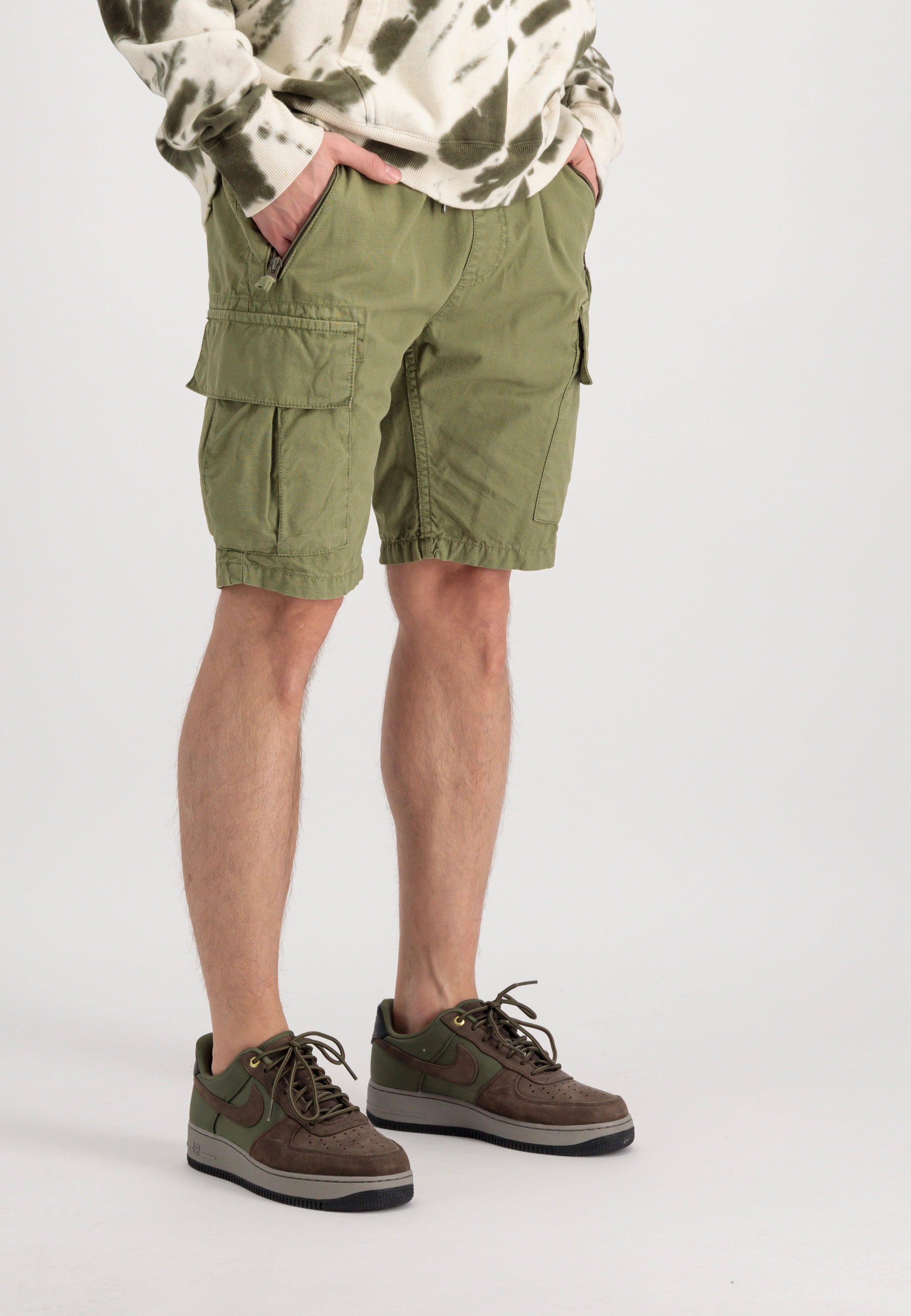 Alpha Industries - Ripstop Jogger Olive - Shorts | Men-Image