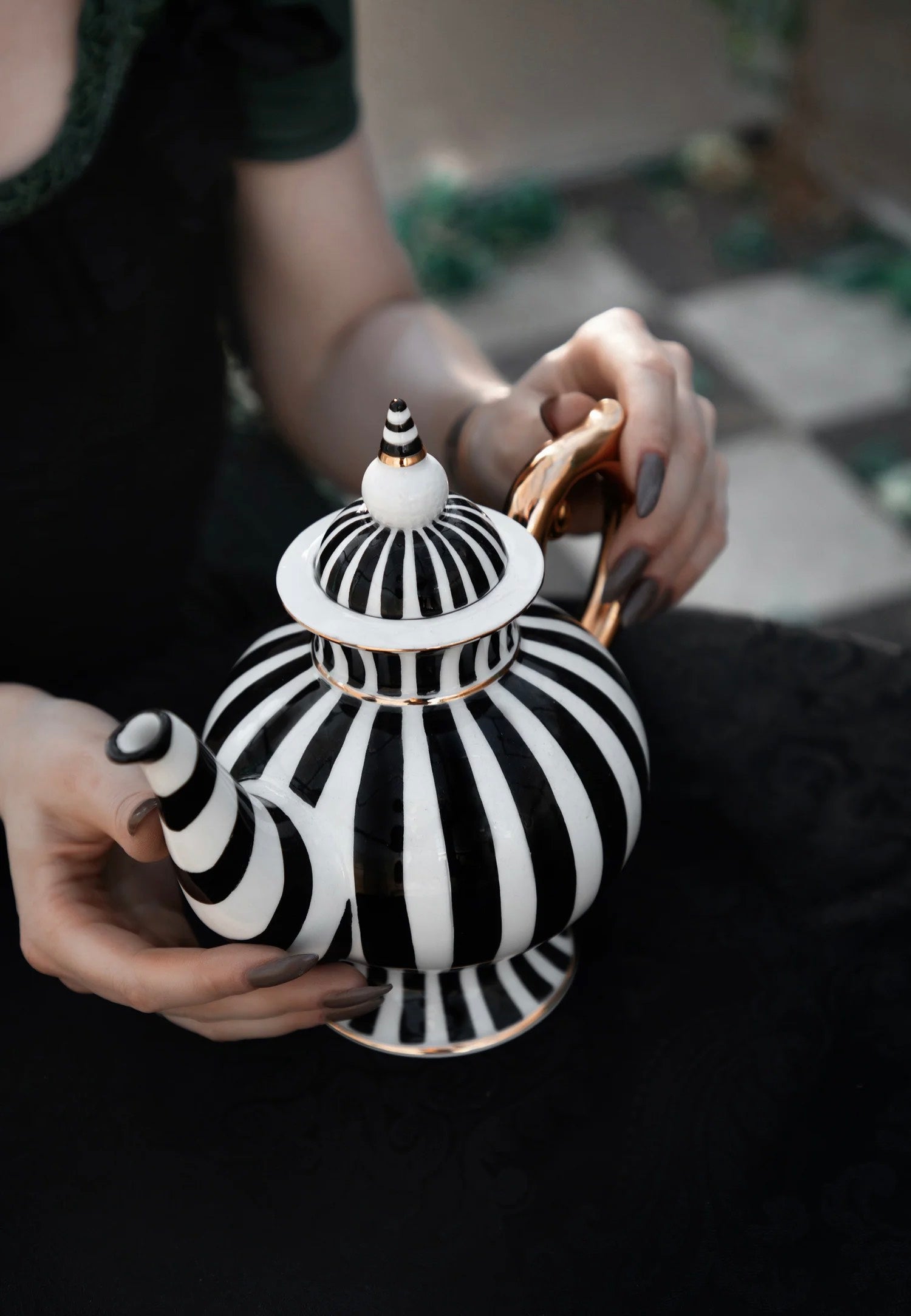 Lively Ghosts - Grim & Ghostly - Teapot | Neutral-Image
