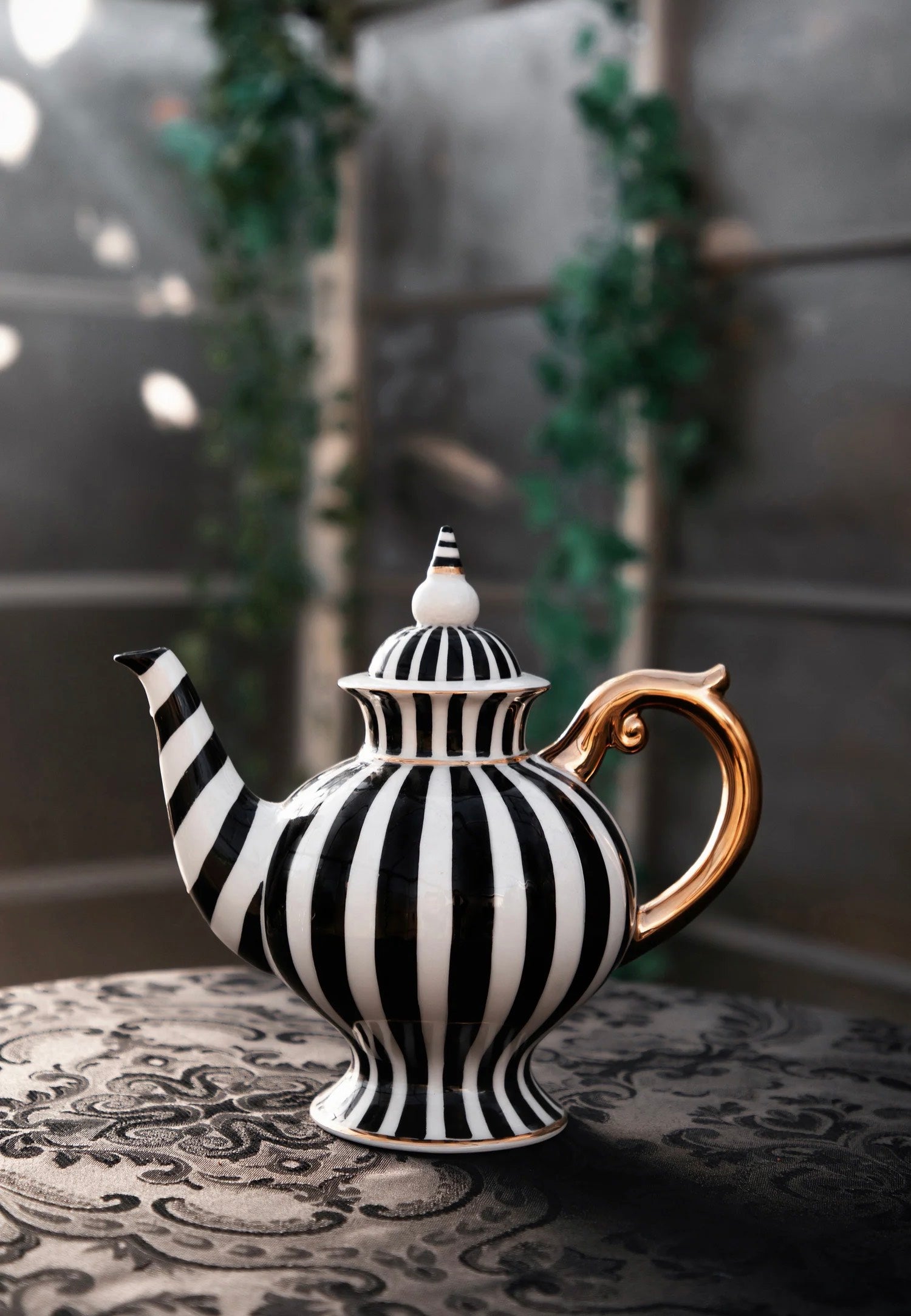 Lively Ghosts - Grim & Ghostly - Teapot | Neutral-Image