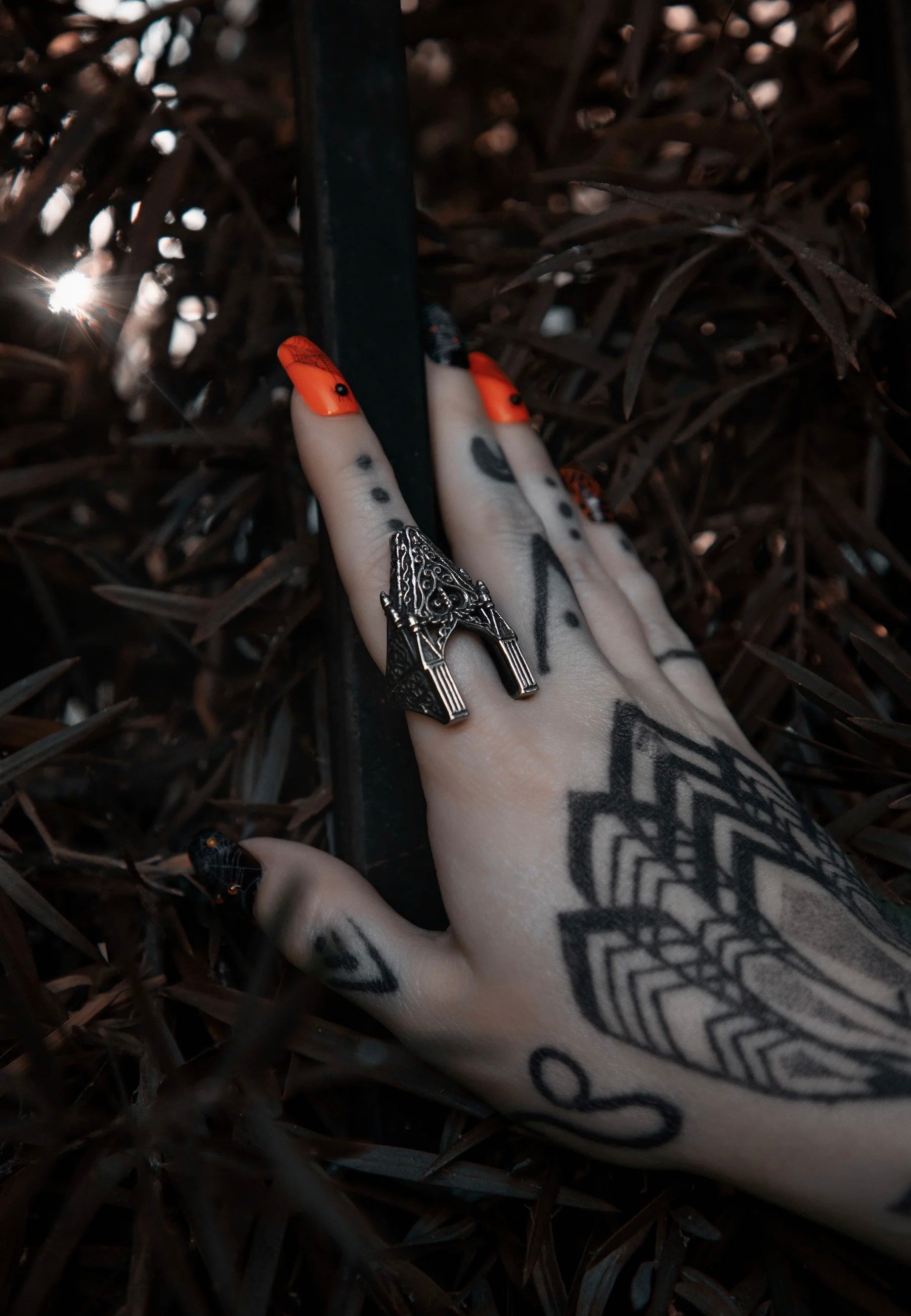Lively Ghosts - Phantom Pillars - Ring | Neutral-Image