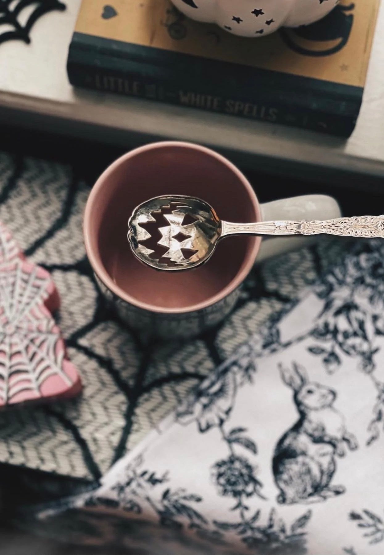 Lively Ghosts - Haunted Hallows Set Of 2 Silver - Tea Spoon | Neutral-Image