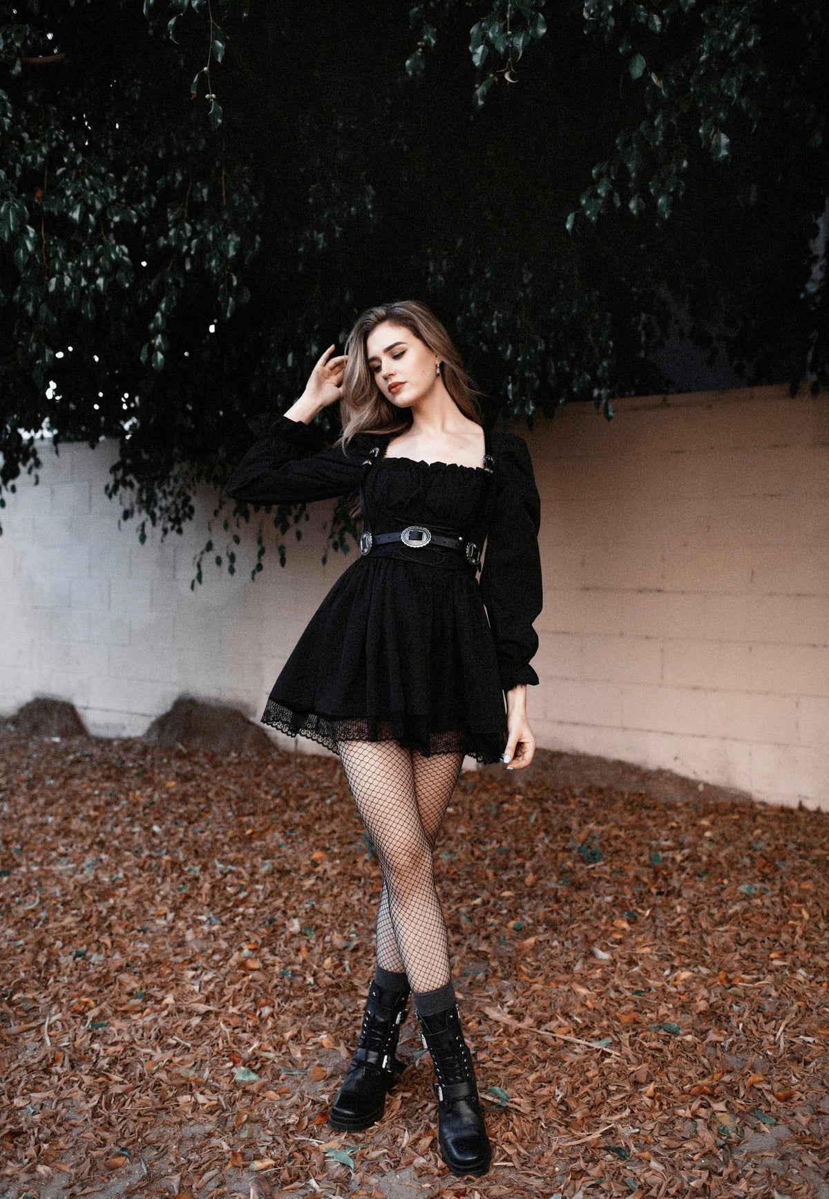 Lively Ghosts The ‘Mojave Poison’ Western Goth Conch Black Harness
