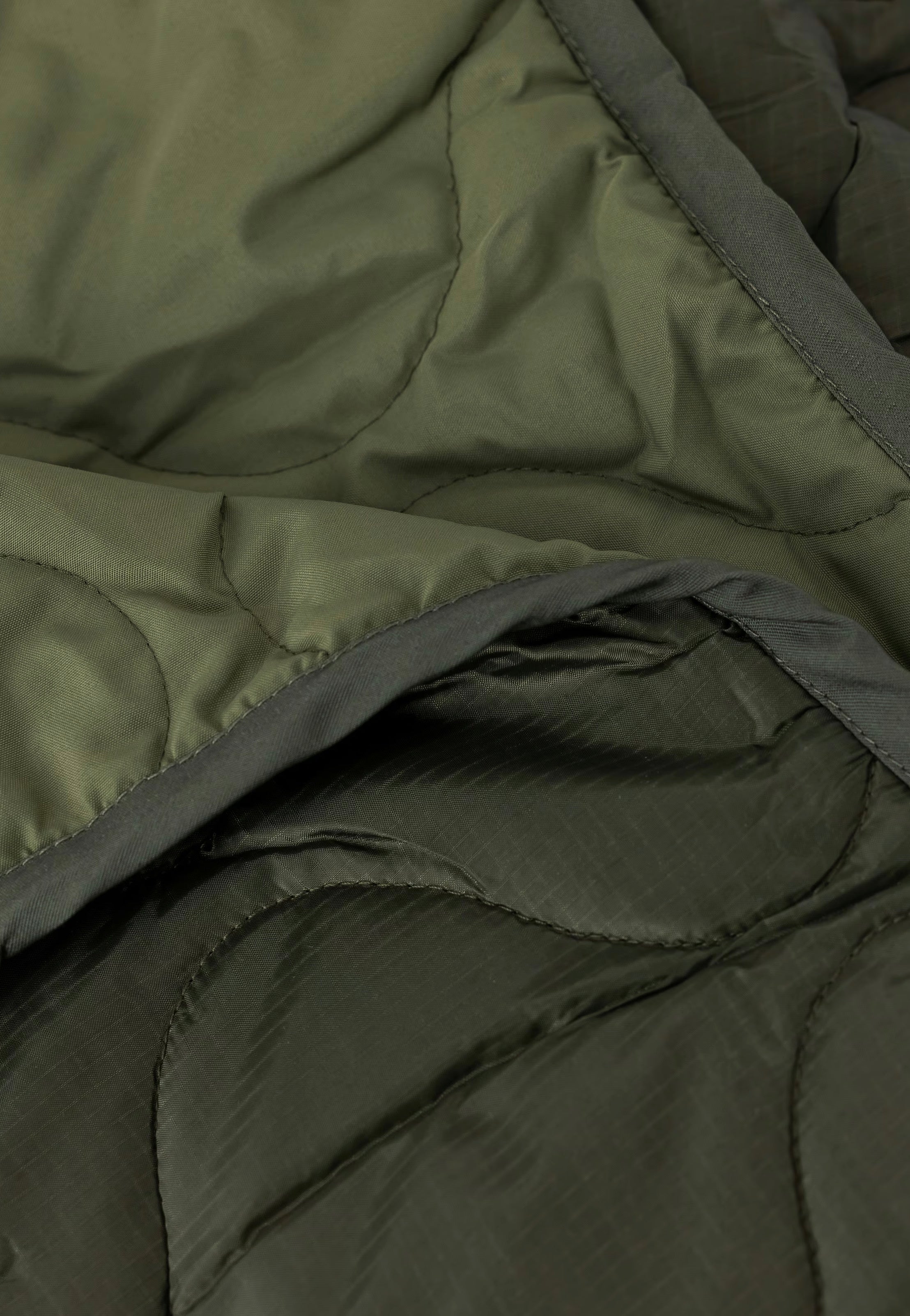 Alpha Industries - Packable Picknick Dark Olive - Blanket | Neutral-Image