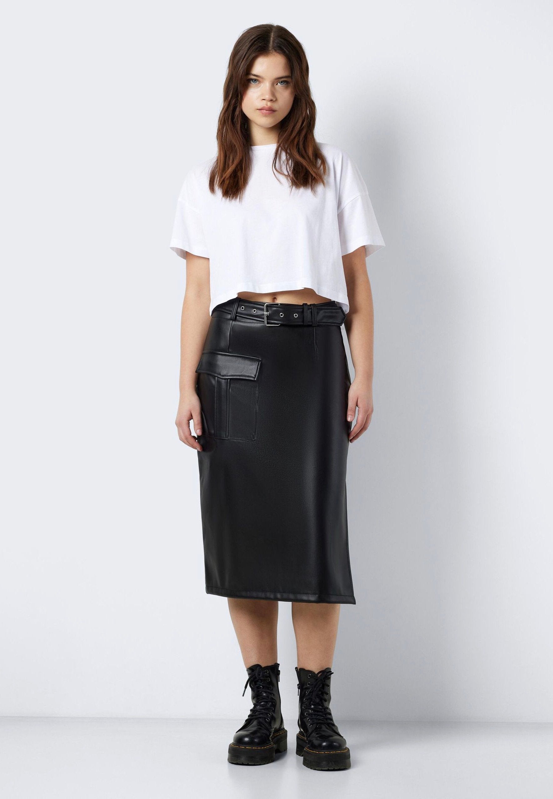 Noisy May - Paula Midi Cargo Black - Skirt