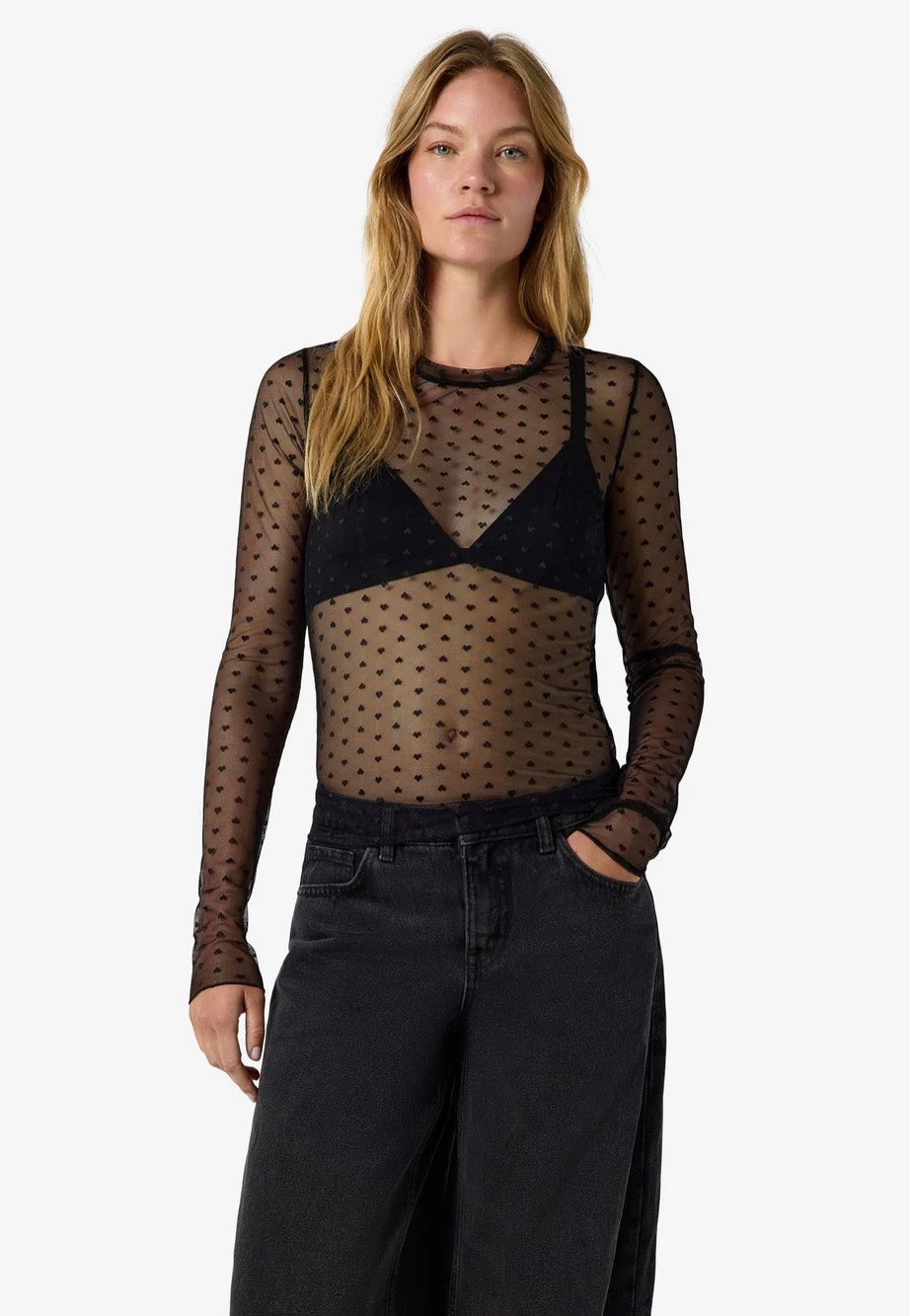 Noisy May Judith Fitted Mesh O Neck Black Hearts Oberteil
