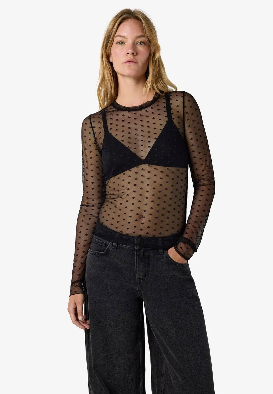 Noisy May Judith Fitted Mesh O Neck Black Hearts Oberteil