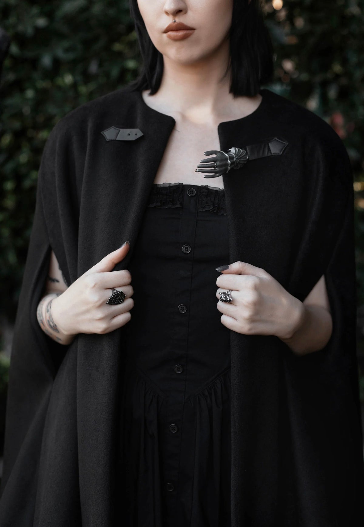 Lively Ghosts Seance Cape Black Jacke