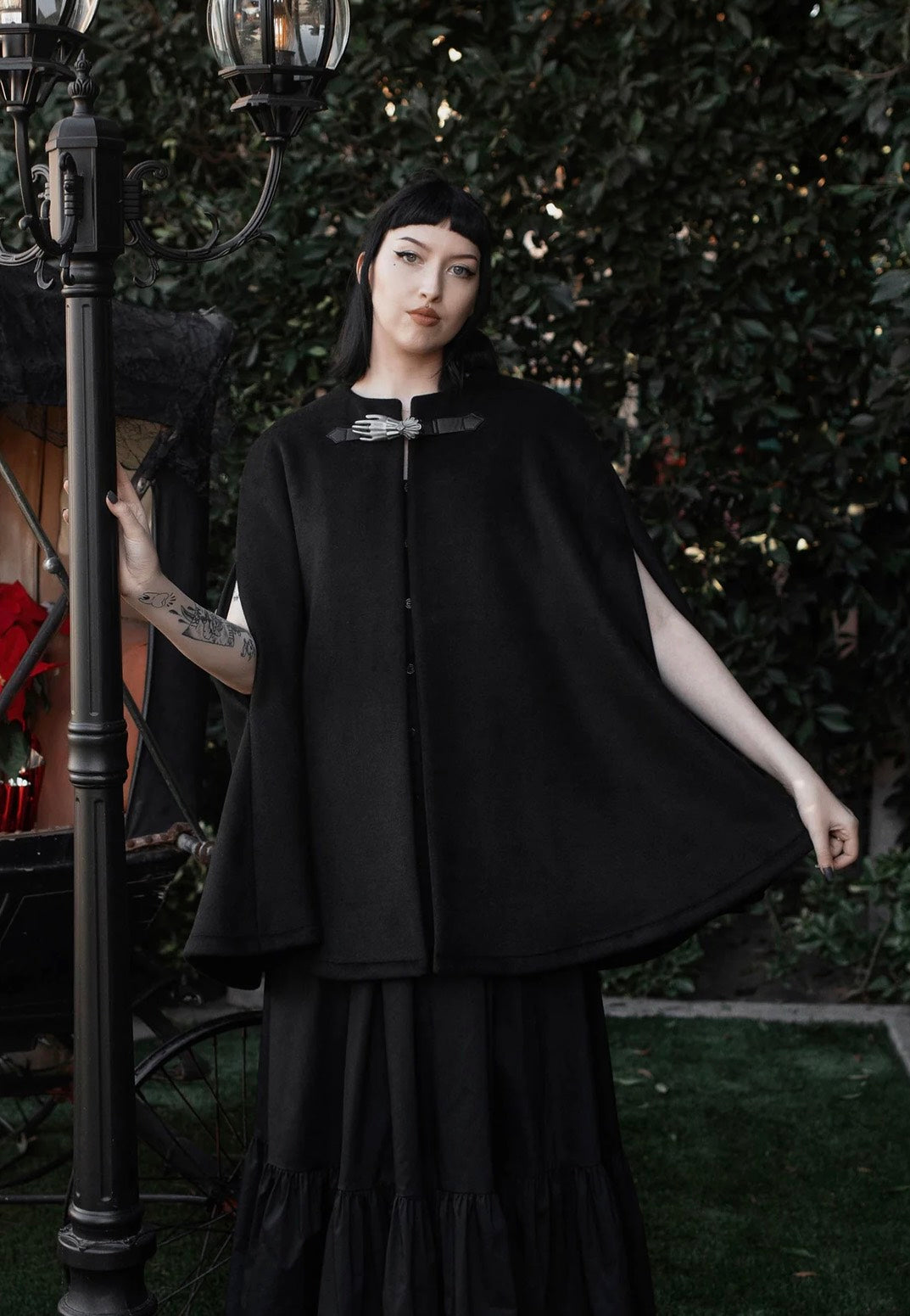Lively Ghosts Seance Cape Black Jacke