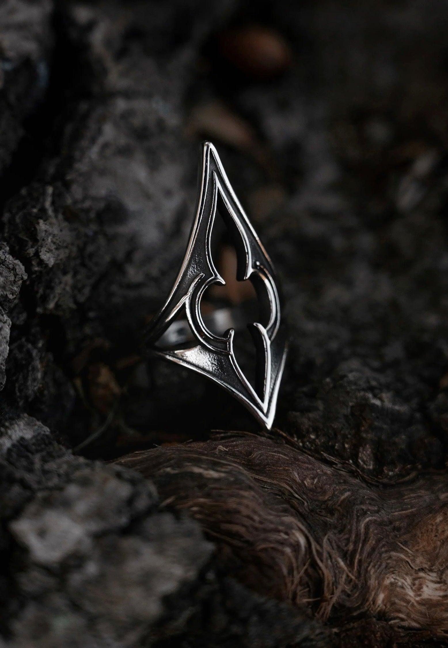 Lively Ghosts - Twisted Fate Silver - Ring | Neutral-Image