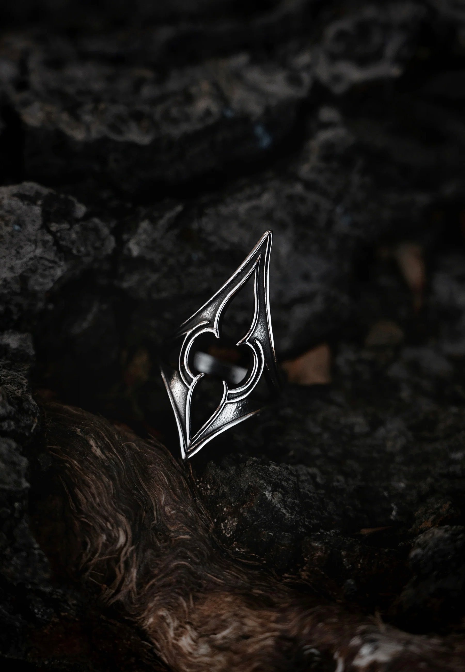 Lively Ghosts - Twisted Fate Silver - Ring | Neutral-Image