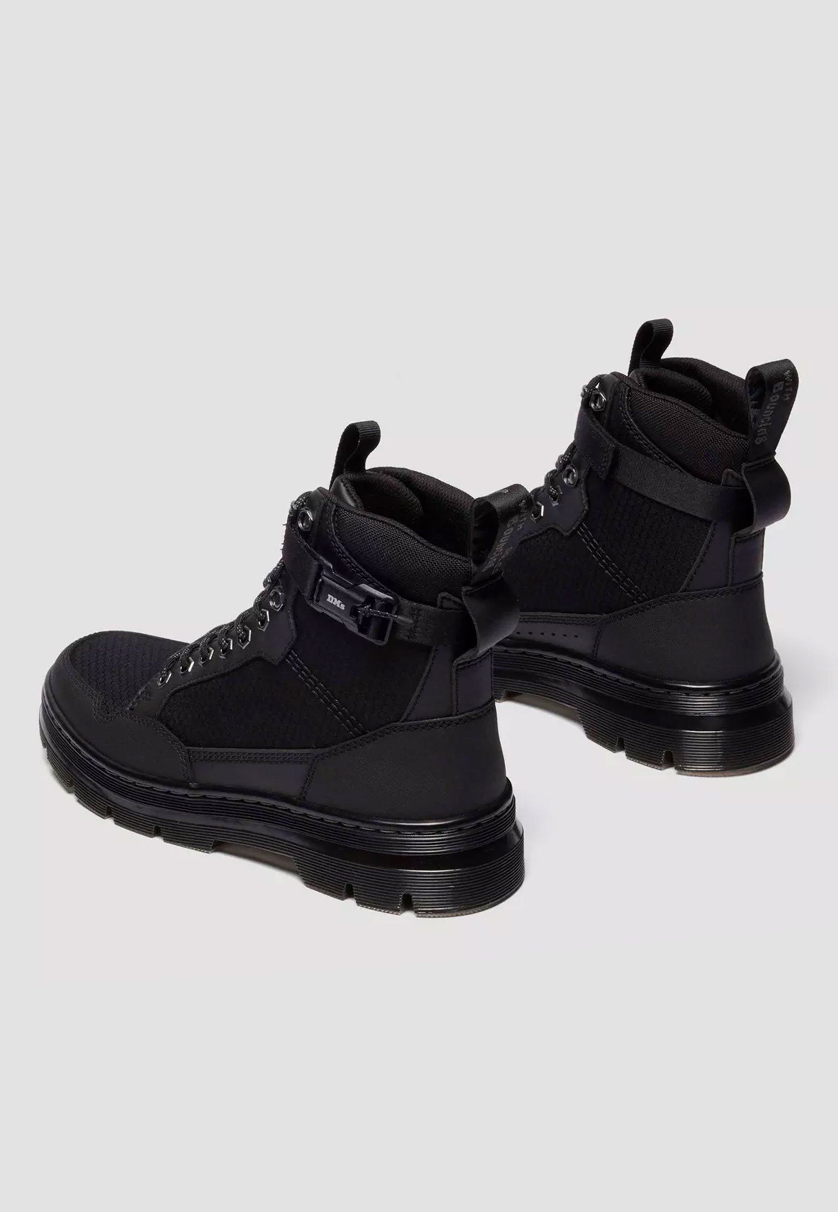 完売モデル！Dr.Martens COMBS TECH 25cm Combs Tech Poly Casual Boots in Black | Dr. Martens