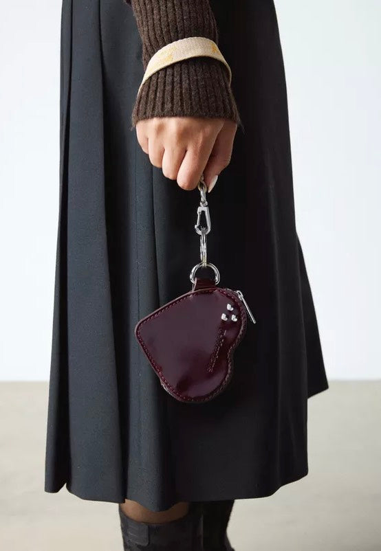 Dr. Martens - Heart Cherry Red Oxford Rub Off - Wallet | Neutral-Image