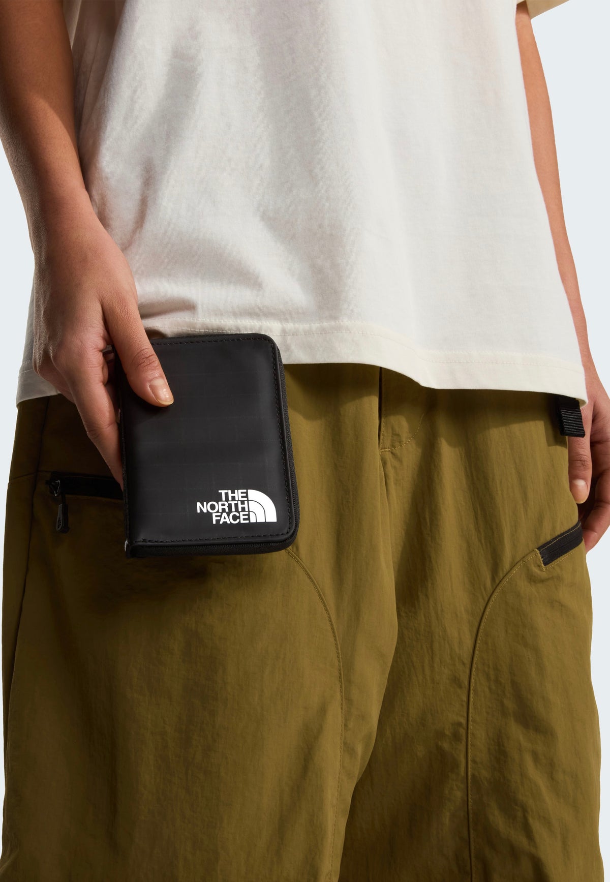 The North Face Base Camp Voyager TNF Black/TNF White Wallet