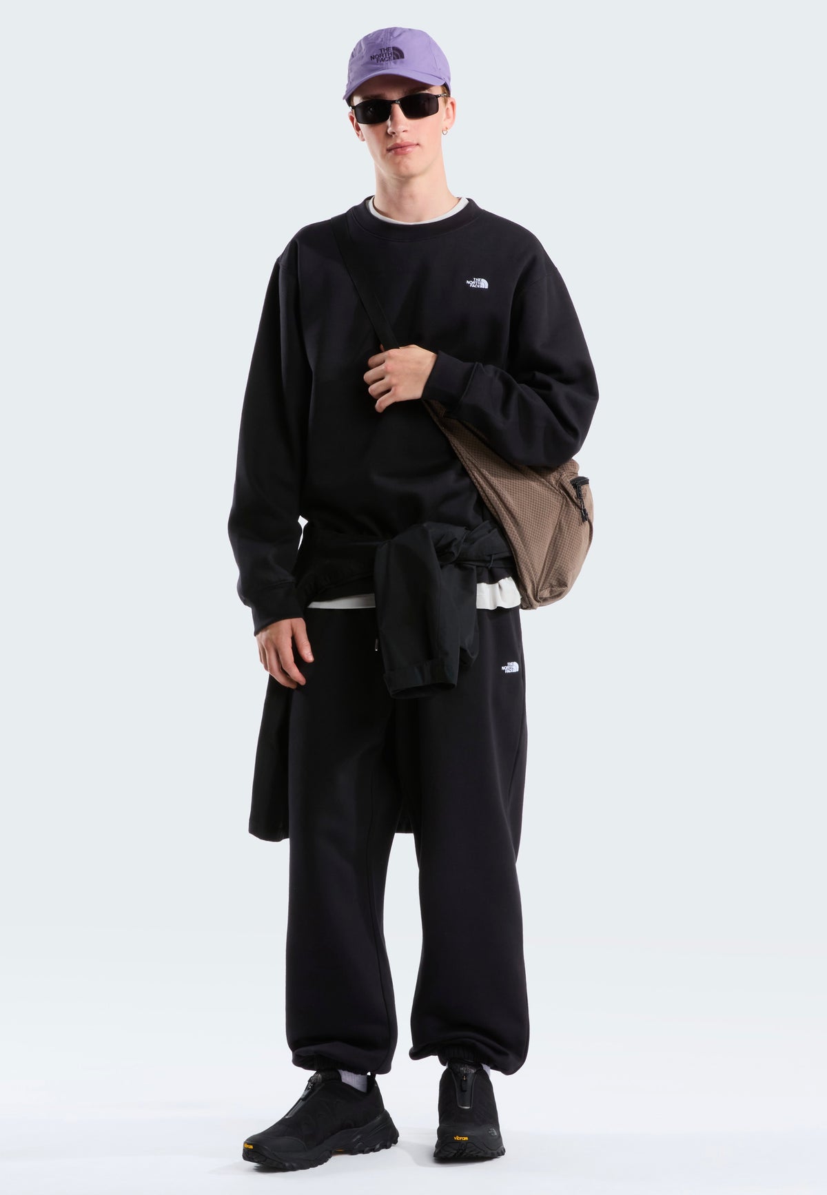 The North Face Simple Dome Relaxed Crew TNF Black Sweater