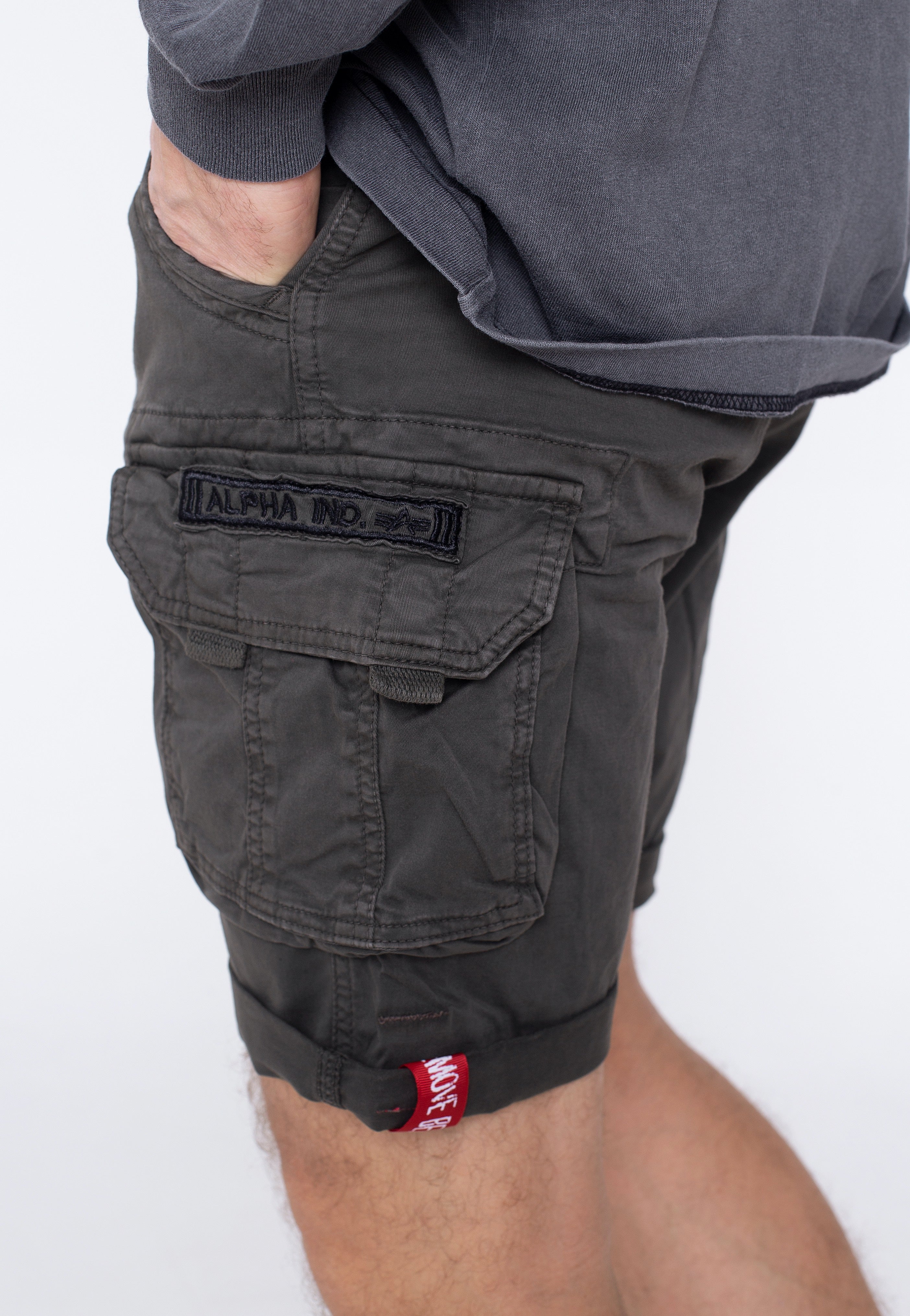 Alpha Industries - Crew Grey Black - Shorts